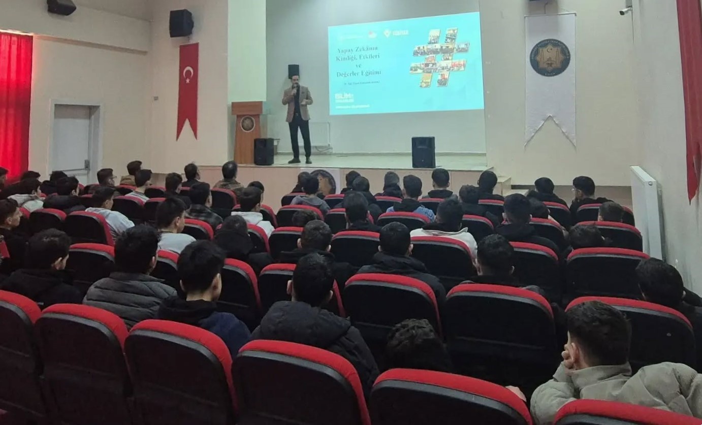 Bayburt’ta öğrencilere yapay zekâ eğitimi verildi
