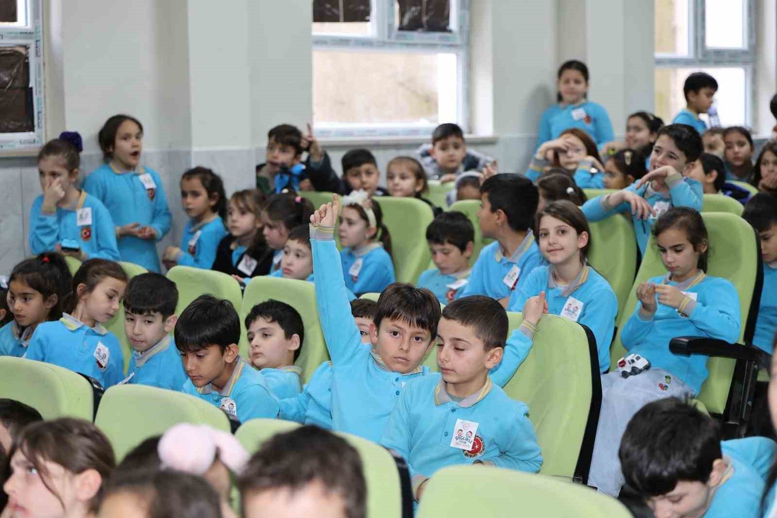 Bayburt’ta öğrencilere yönelik sağlık eğitimi sürüyor
