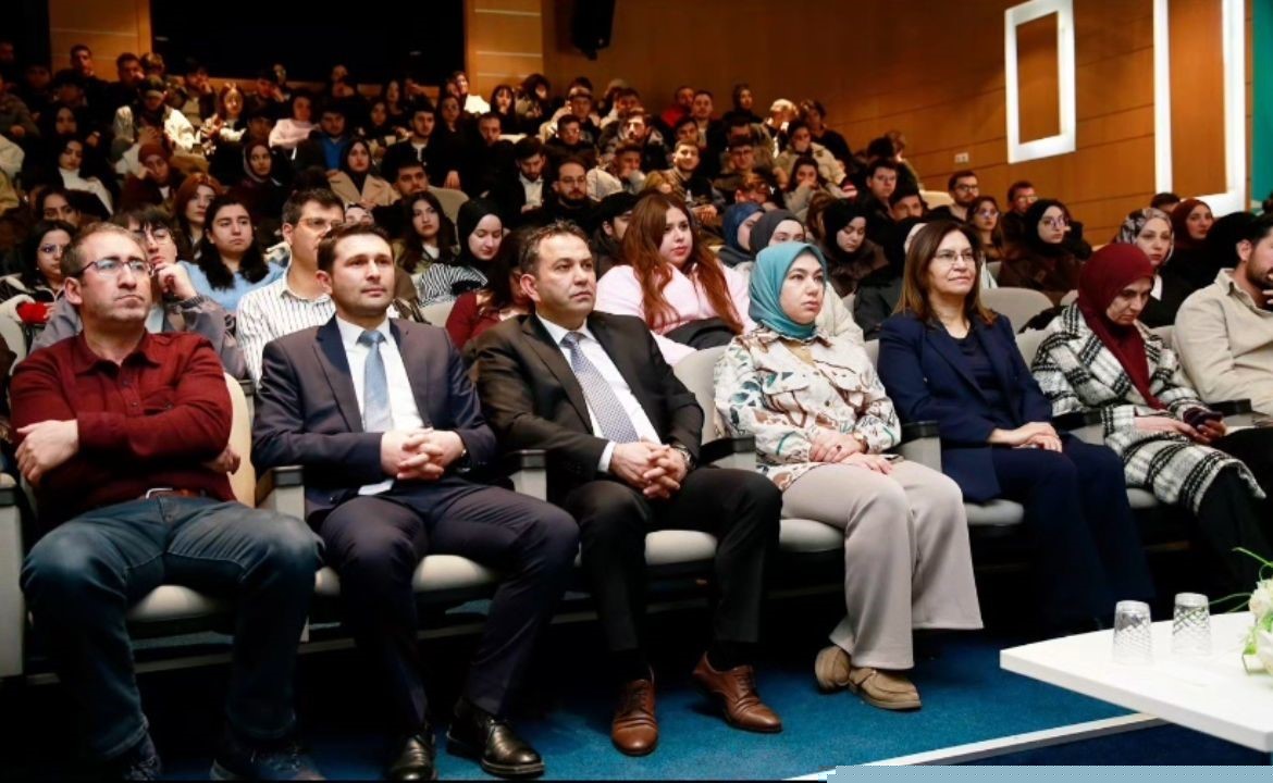 Bayburt’ta ‘Soykırım ve Kadın’ başlıklı panel düzenlendi
