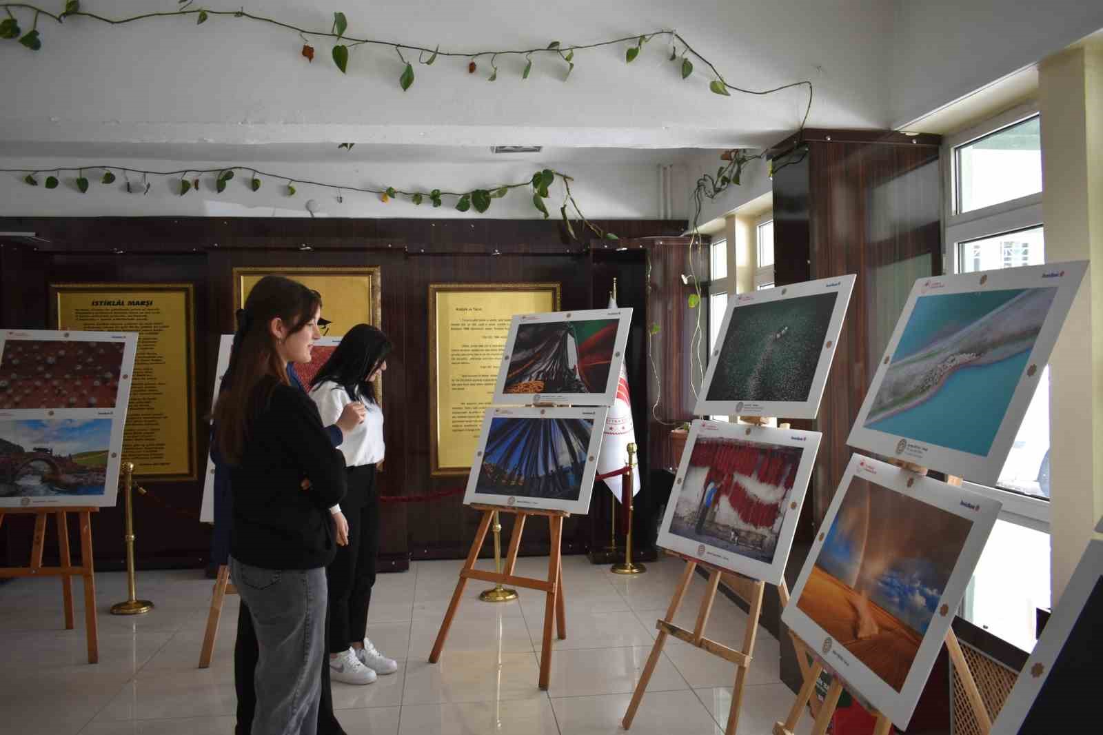 Bayburt’ta tarım, orman ve insan  temalı fotoğraf sergisi açıldı
