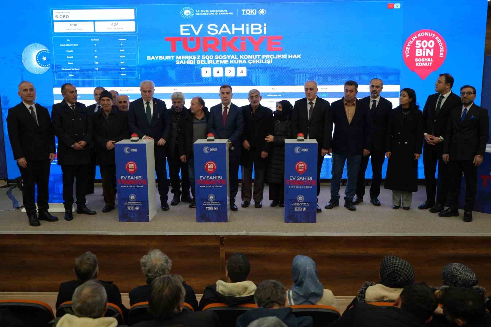 Bayburt’ta TOKİ kura çekimleri yapıldı: 723 konutun hak sahipleri belirlendi
