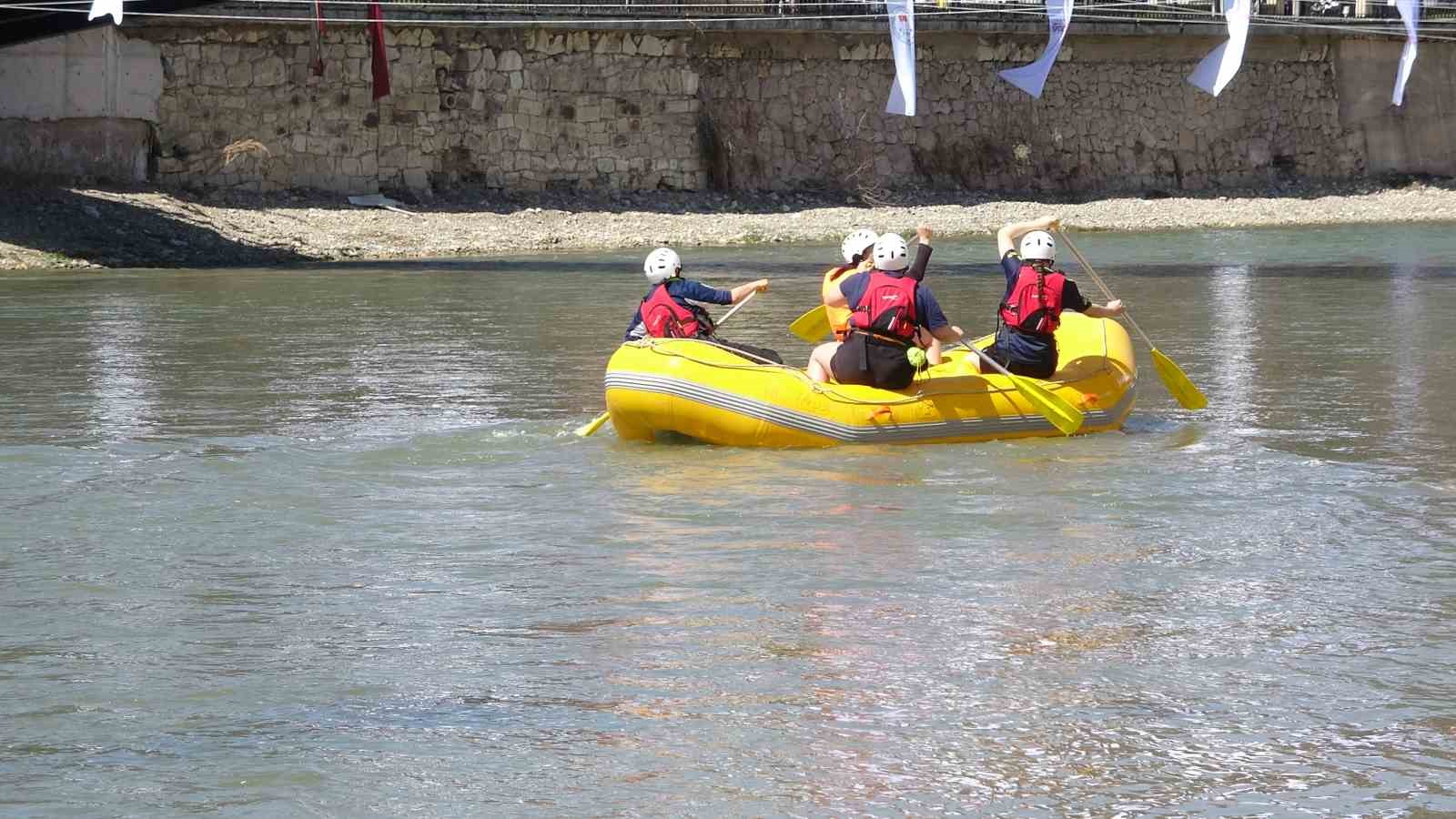 Bayburt’ta ’Üniversiteler Arası Rafting Türkiye Şampiyonası’ başladı

