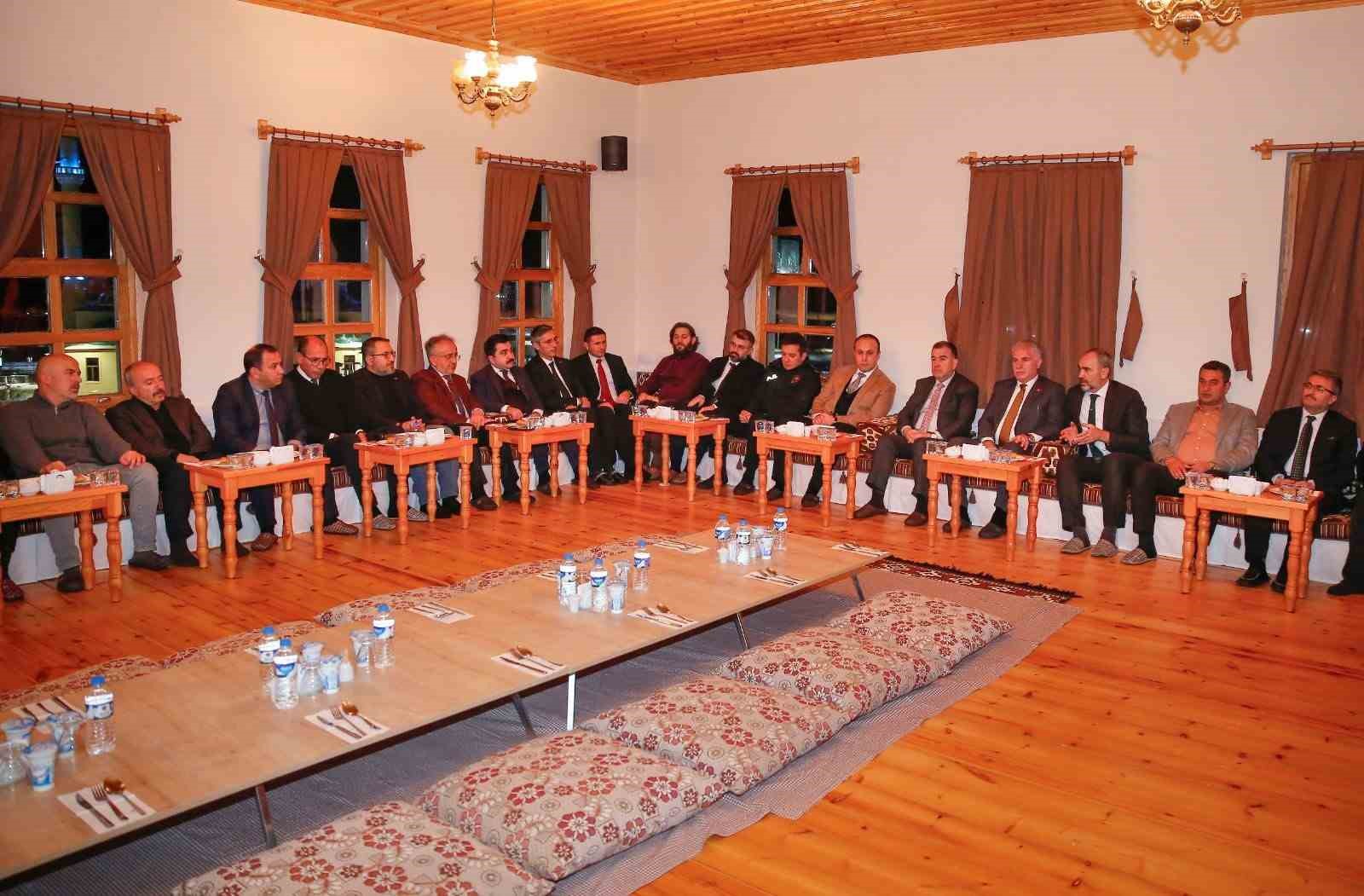 Bayburt’ta üniversitenin faaliyetleri değerlendirildi
