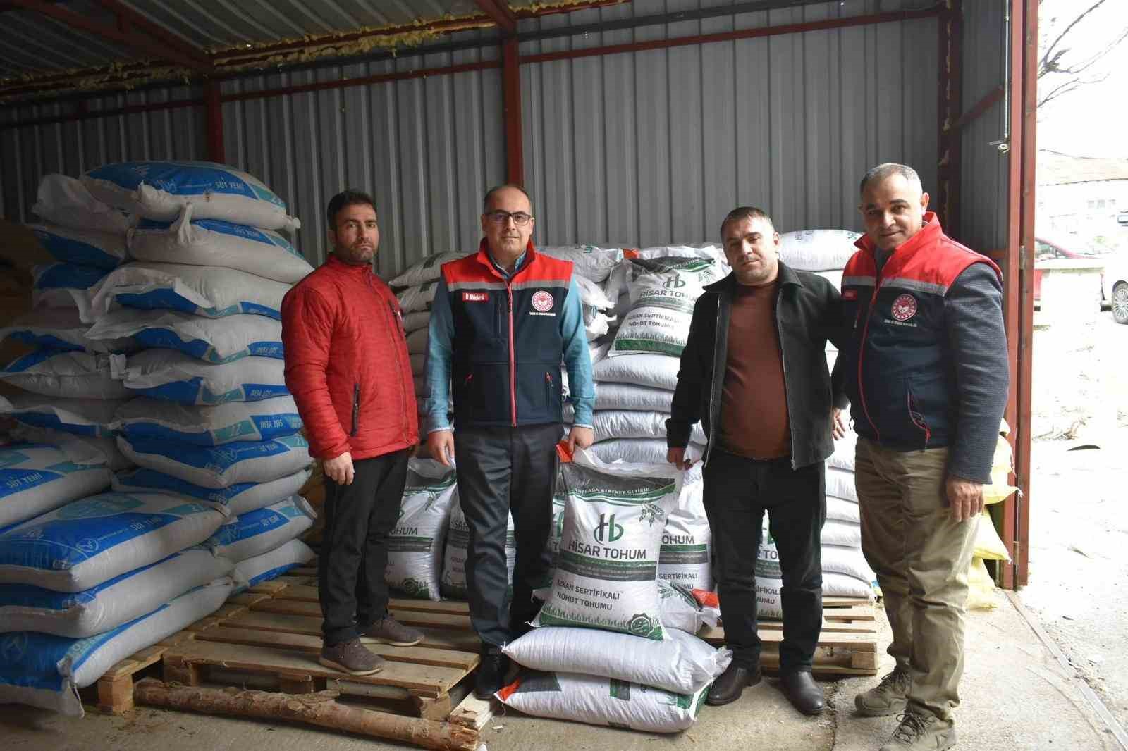 Bayburt’ta üreticilere yüzde 50 hibeli yem bezelyesi tohumu dağıtıldı
