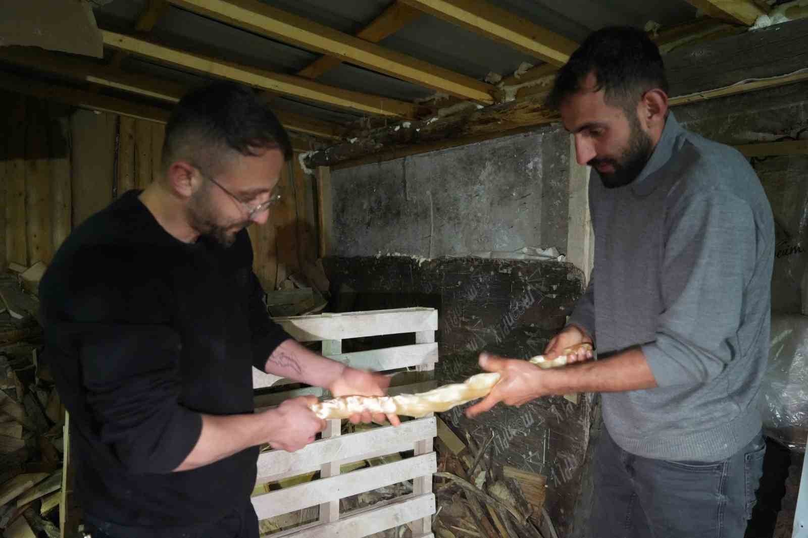 Bayburt’un yöresel lezzeti tel helvası gençleri ve yaşlıları aynı sofrada buluşturdu
