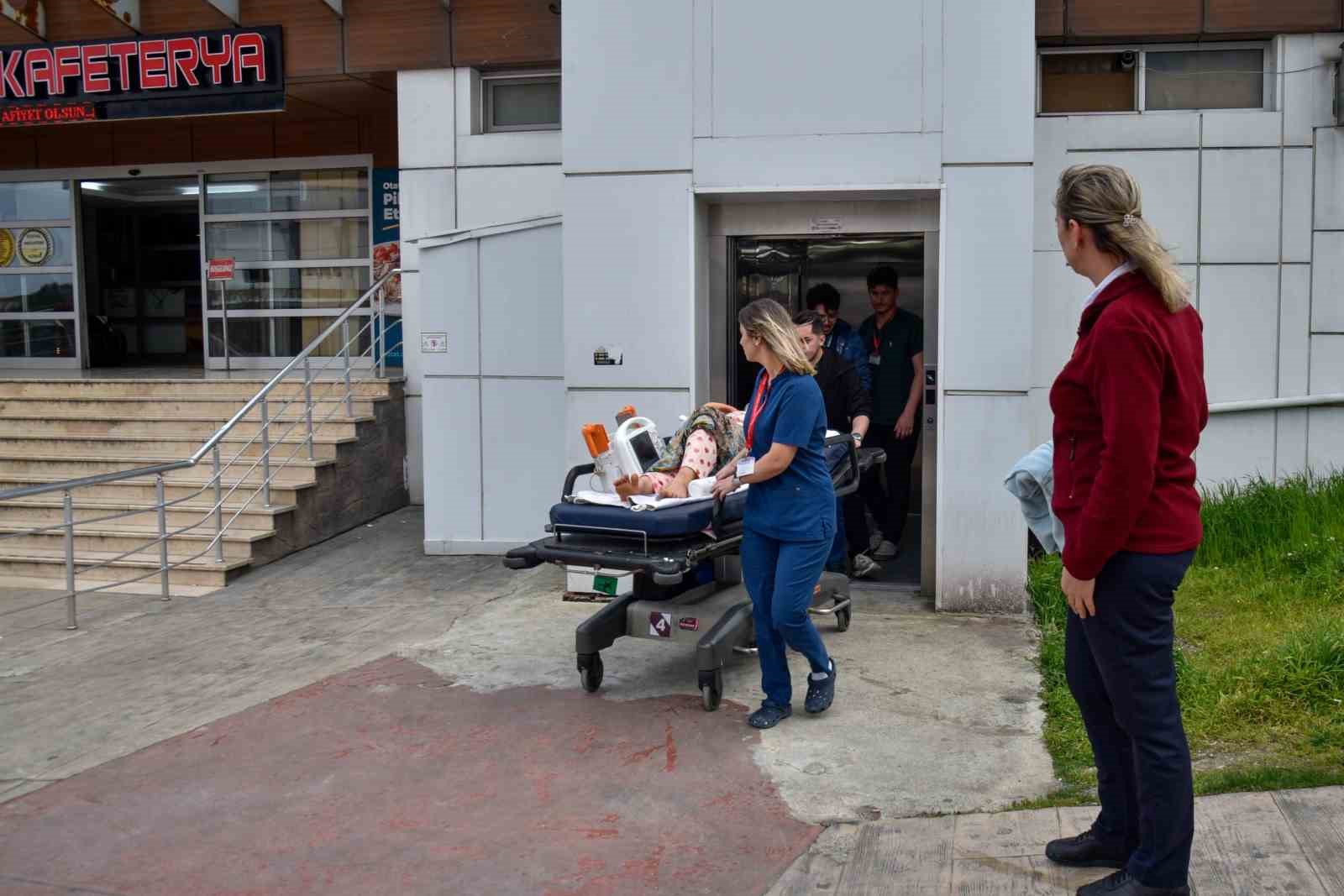 Baygın haldeki genç kızın yardımına ambulans helikopter yetişti
