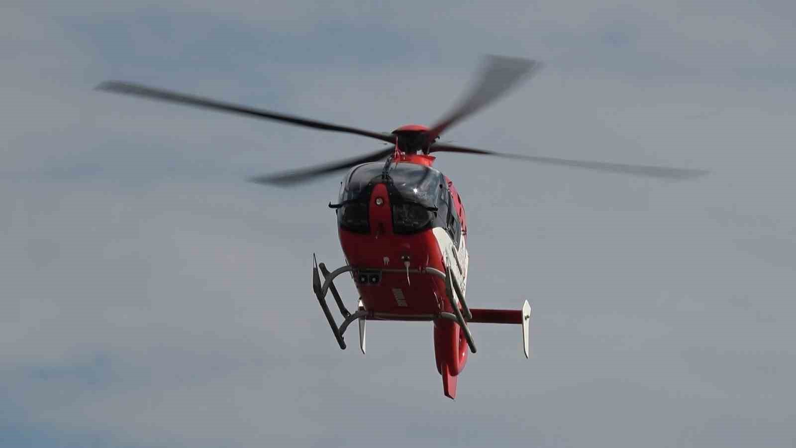 Baygın haldeki genç kızın yardımına ambulans helikopter yetişti
