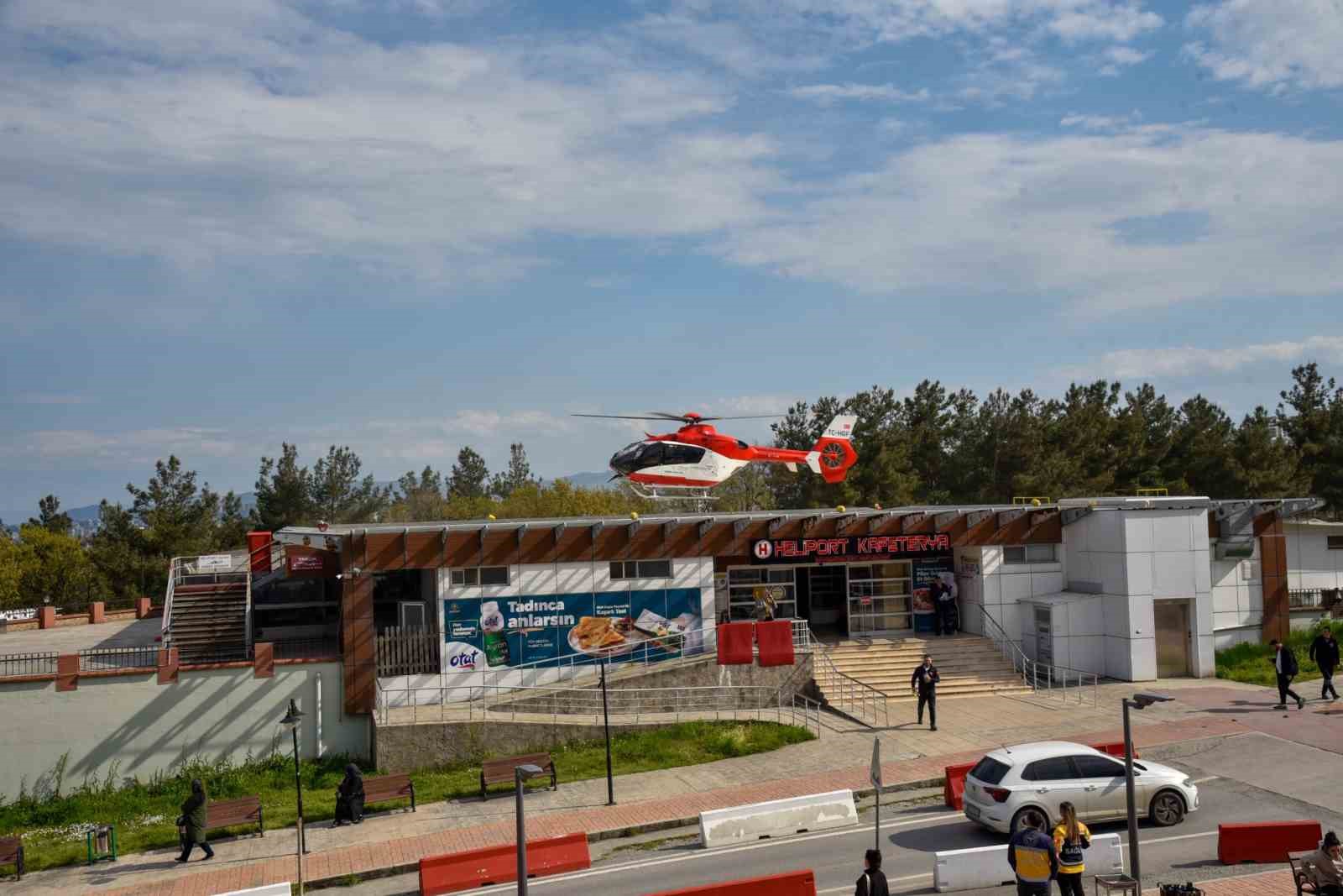Baygın haldeki genç kızın yardımına ambulans helikopter yetişti
