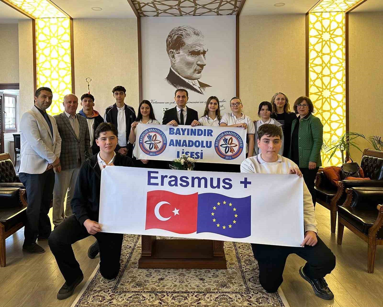 Bayındır Anadolu Lisesi öğrencilerinden Erasmus öncesi anlamlı ziyaret
