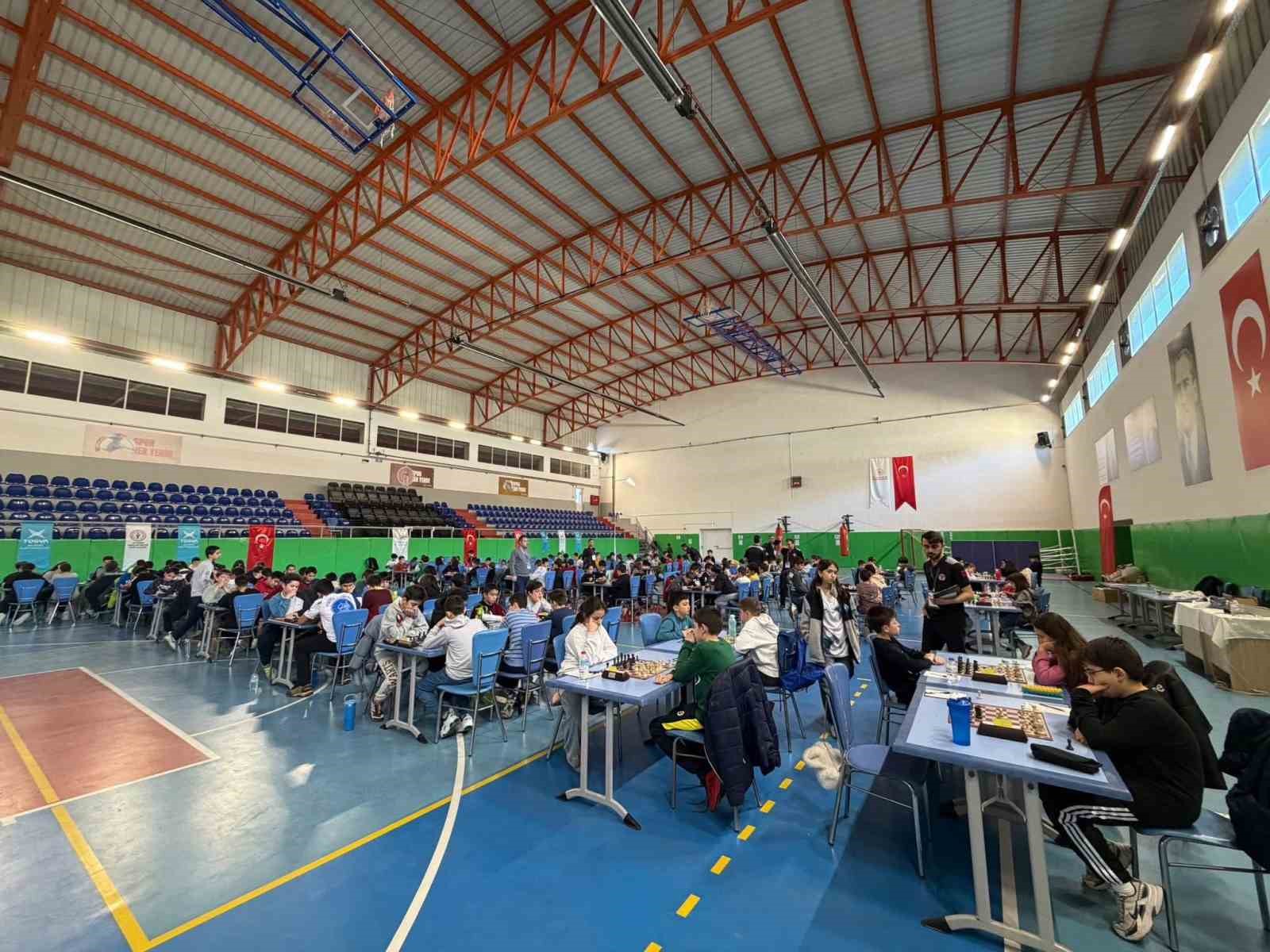 Bayındır’da 160 sporcu ile satranç heyecanı
