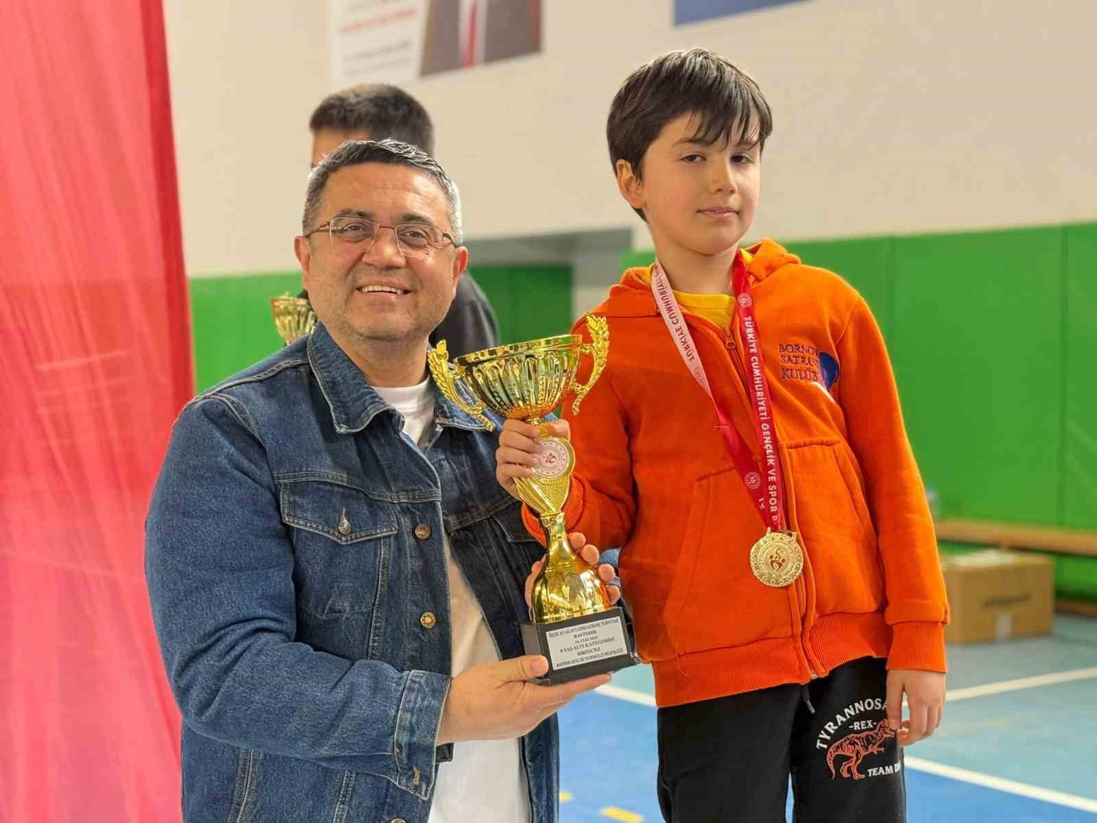 Bayındır’da 160 sporcu ile satranç heyecanı
