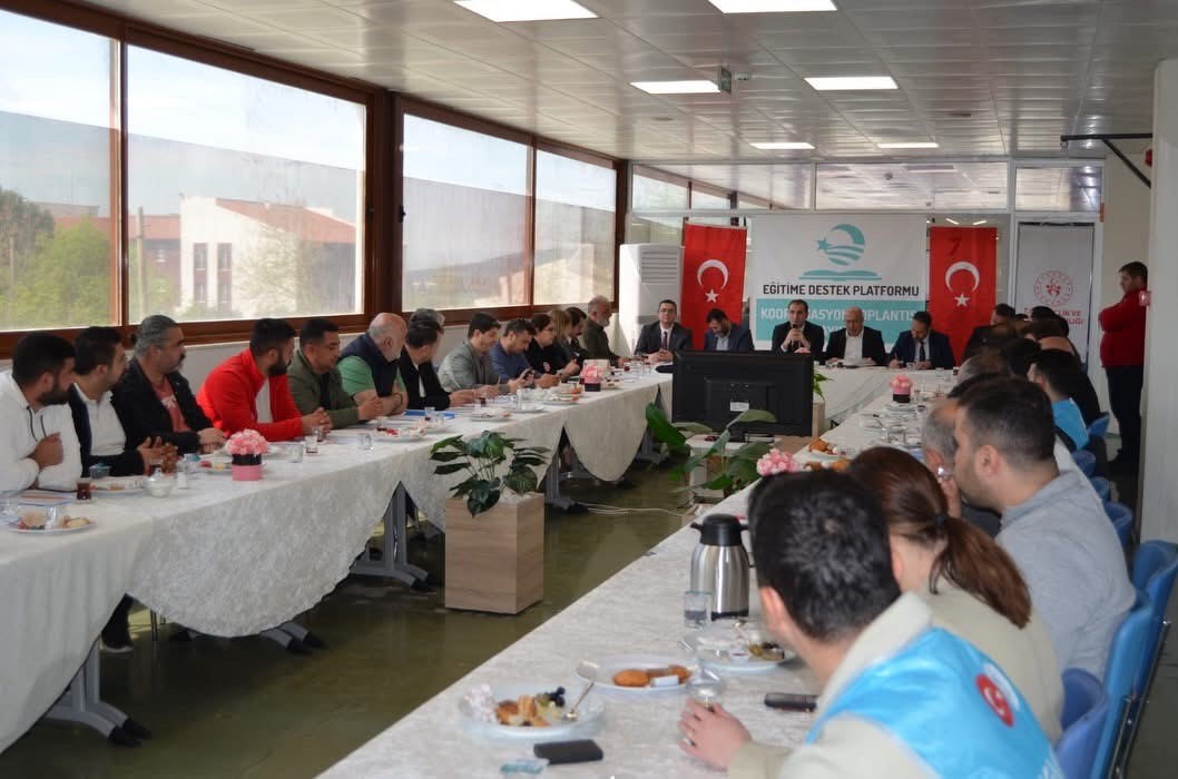 Bayındır’da eğitim için ortak adım
Bayındır’da eğitim için ortak adım