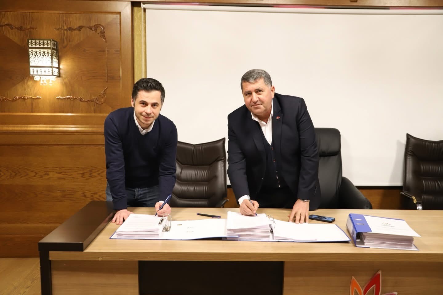 Bayındır’da GES Projesinde temeller atılıyor
Bayındır’da GES Projesinde temeller atılıyor