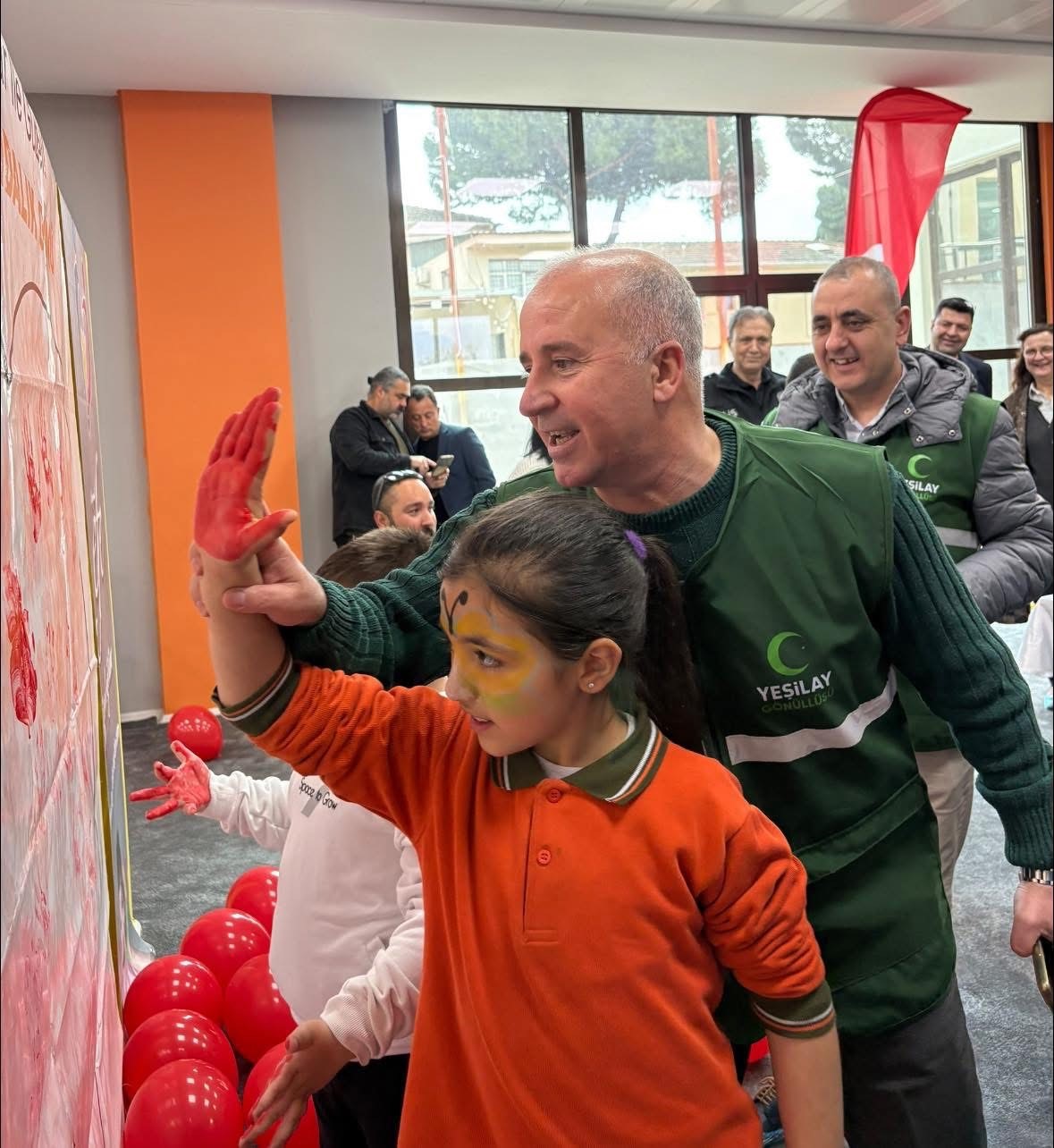 Bayındır’da Otizm Farkındalık Günü’nde renkli bowling şenliği
