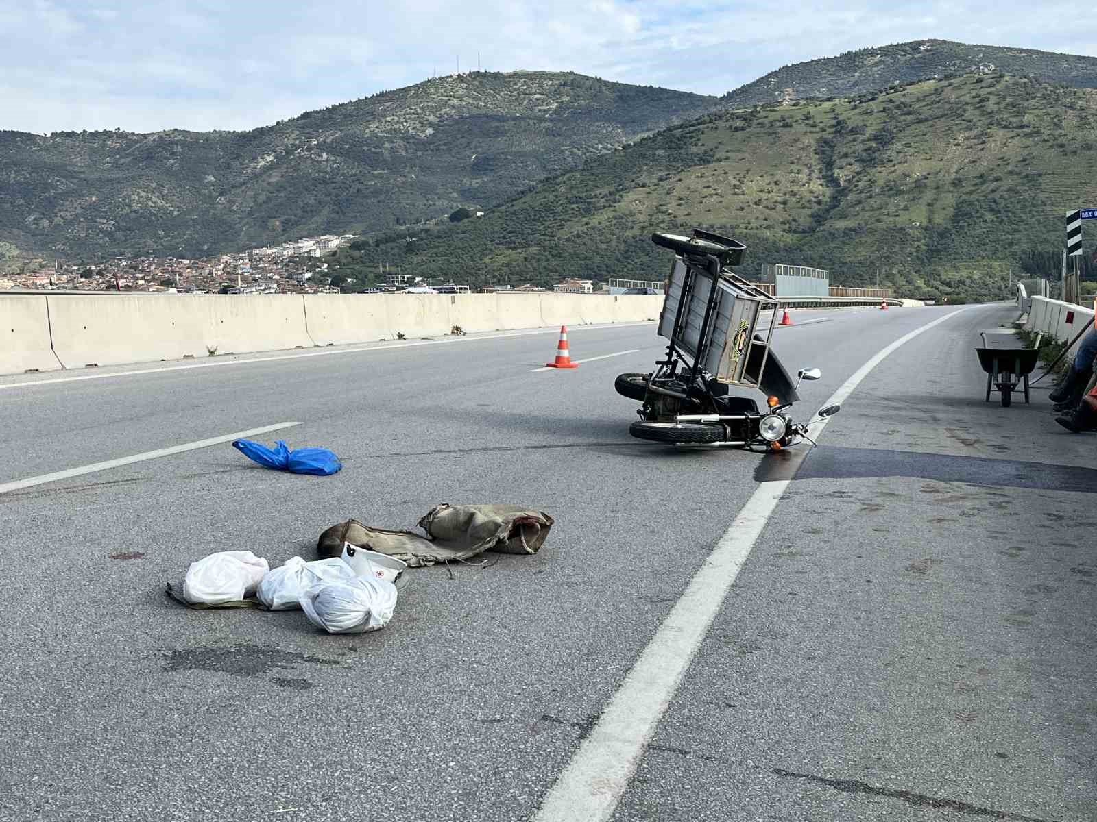 Bayındır’da otomobille çarpışan motosikletli yaralandı

