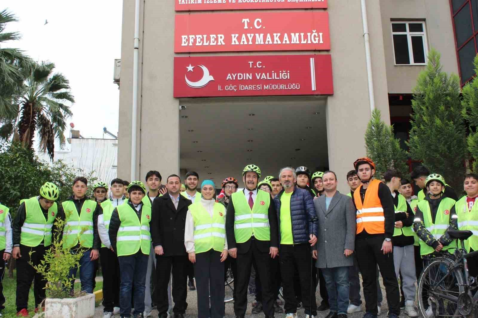 Bayrak için pedal çevirdiler
