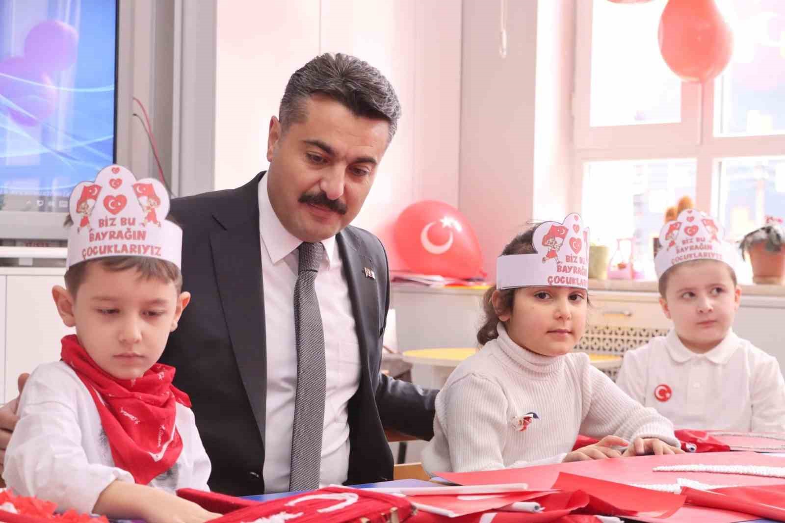 Bayrak sevgisi sınıflarda yankılandı
