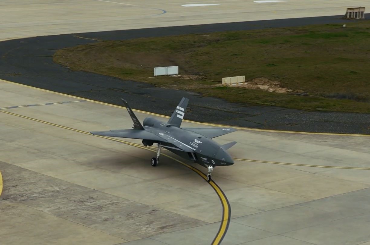 Bayraktar KIZILELMA eğitim uçuşunu başarıyla tamamladı
