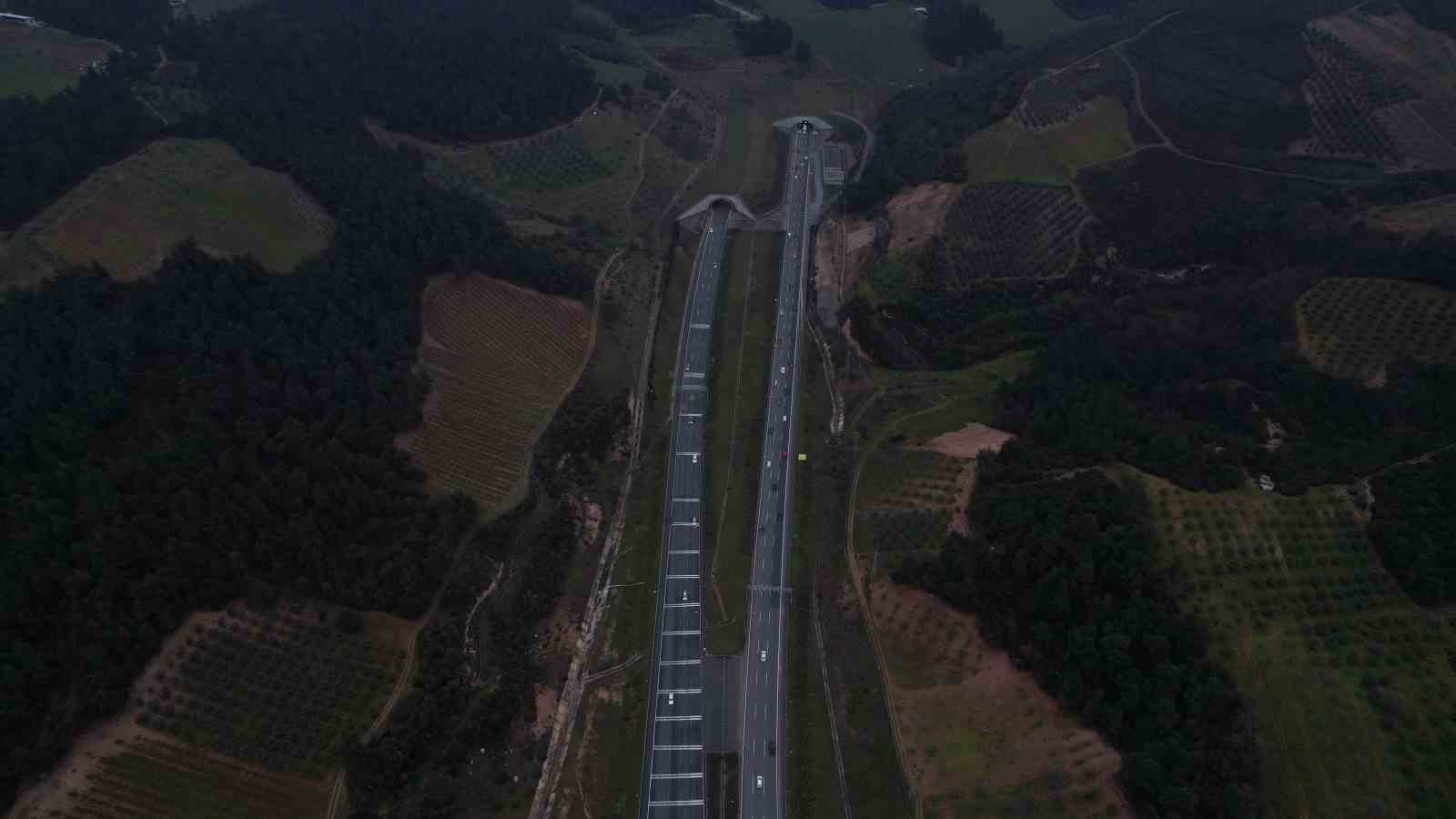 Bayram dönüşü Bursa otoyolunda yoğunluk: İstanbul istikametinde trafik yavaşladı
