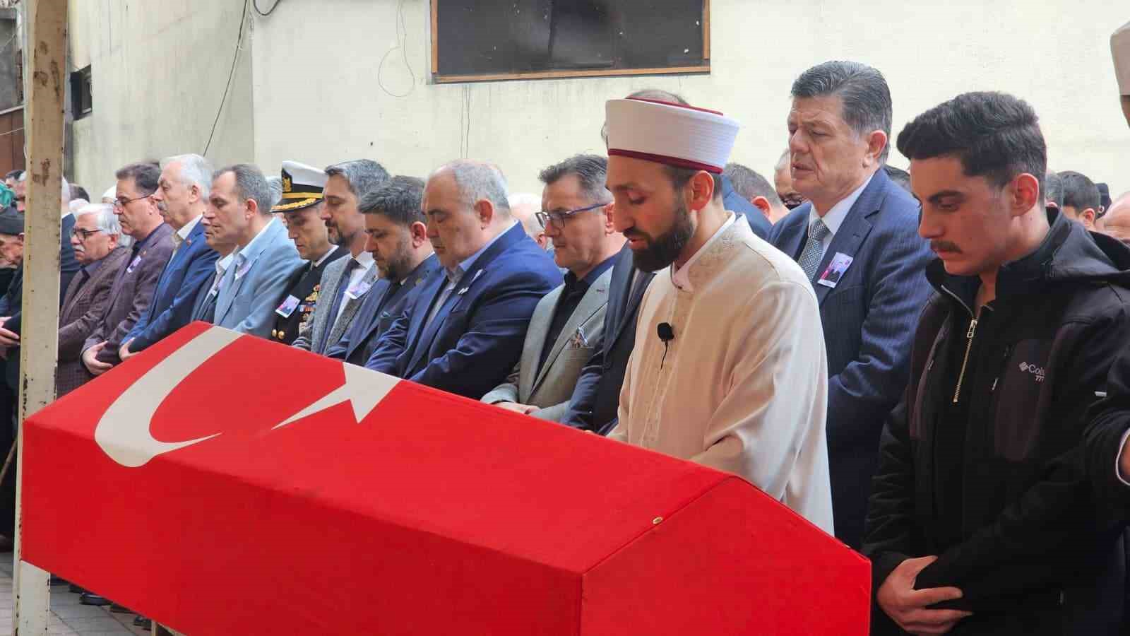 Bayram dönüşü motosikleti ile kaza yapan Uzman Çavuş dualarla son yolculuğuna uğurlandı
