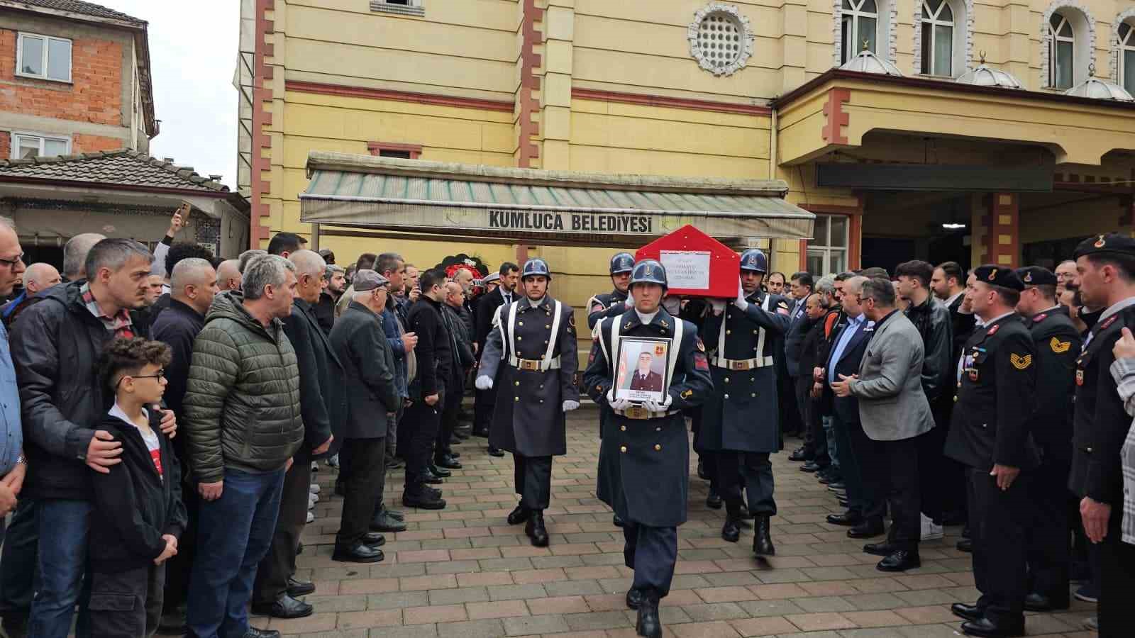 Bayram dönüşü motosikleti ile kaza yapan Uzman Çavuş dualarla son yolculuğuna uğurlandı
