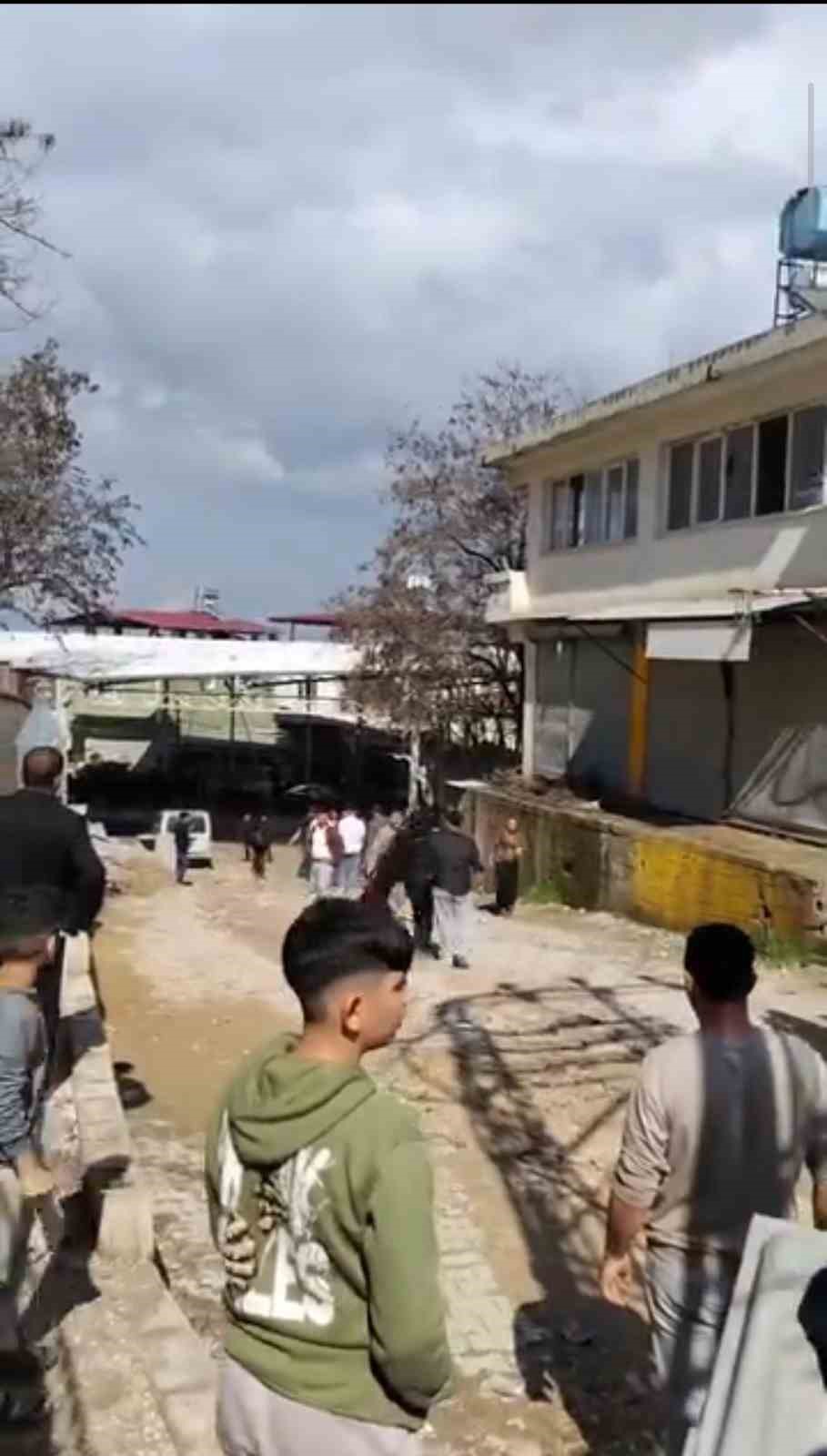 Bayram günü mahalle savaş alanına döndü: 3 ölü, 22 yaralı
