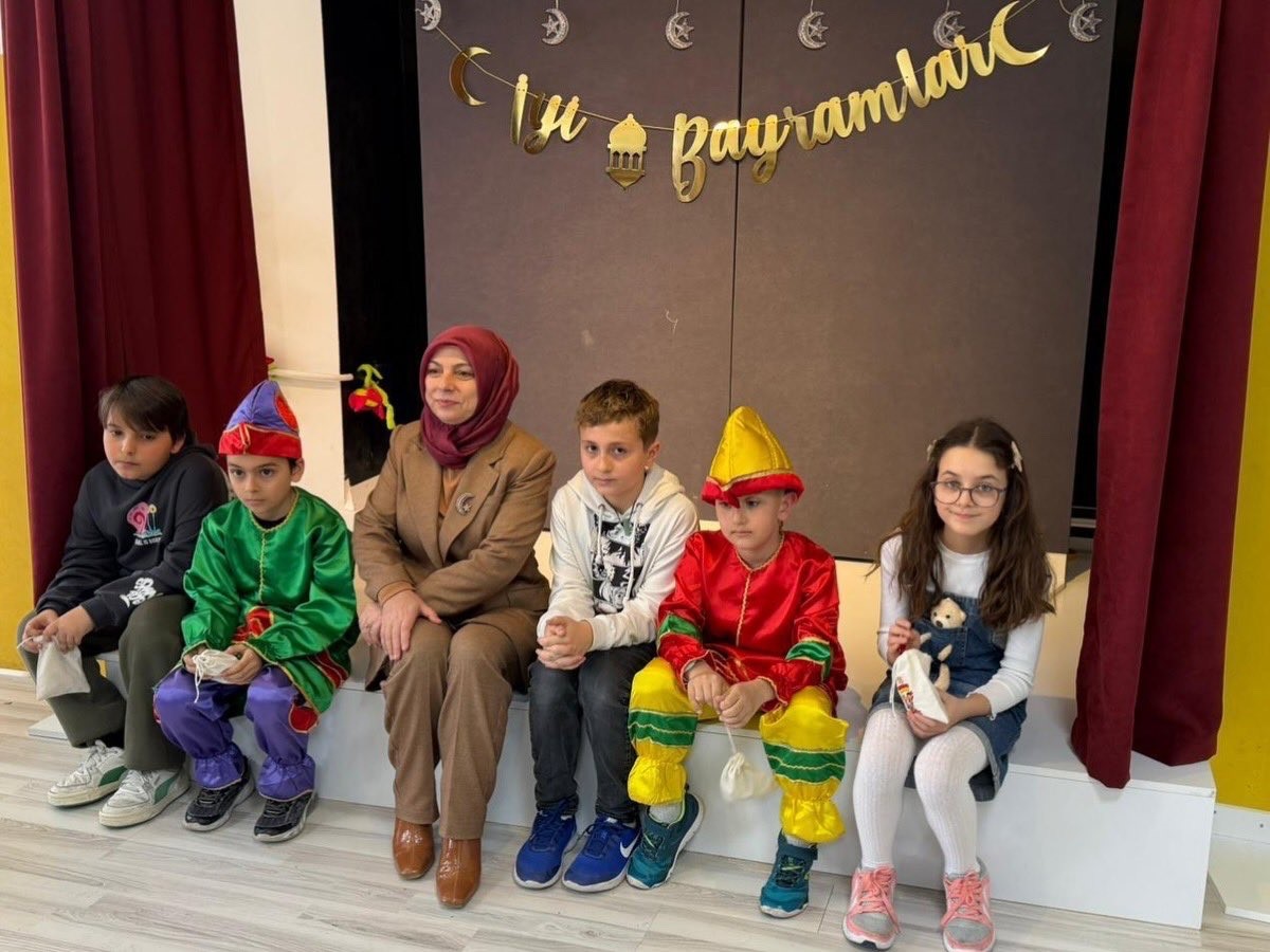 Bayram hediyeleri il müdüründen
