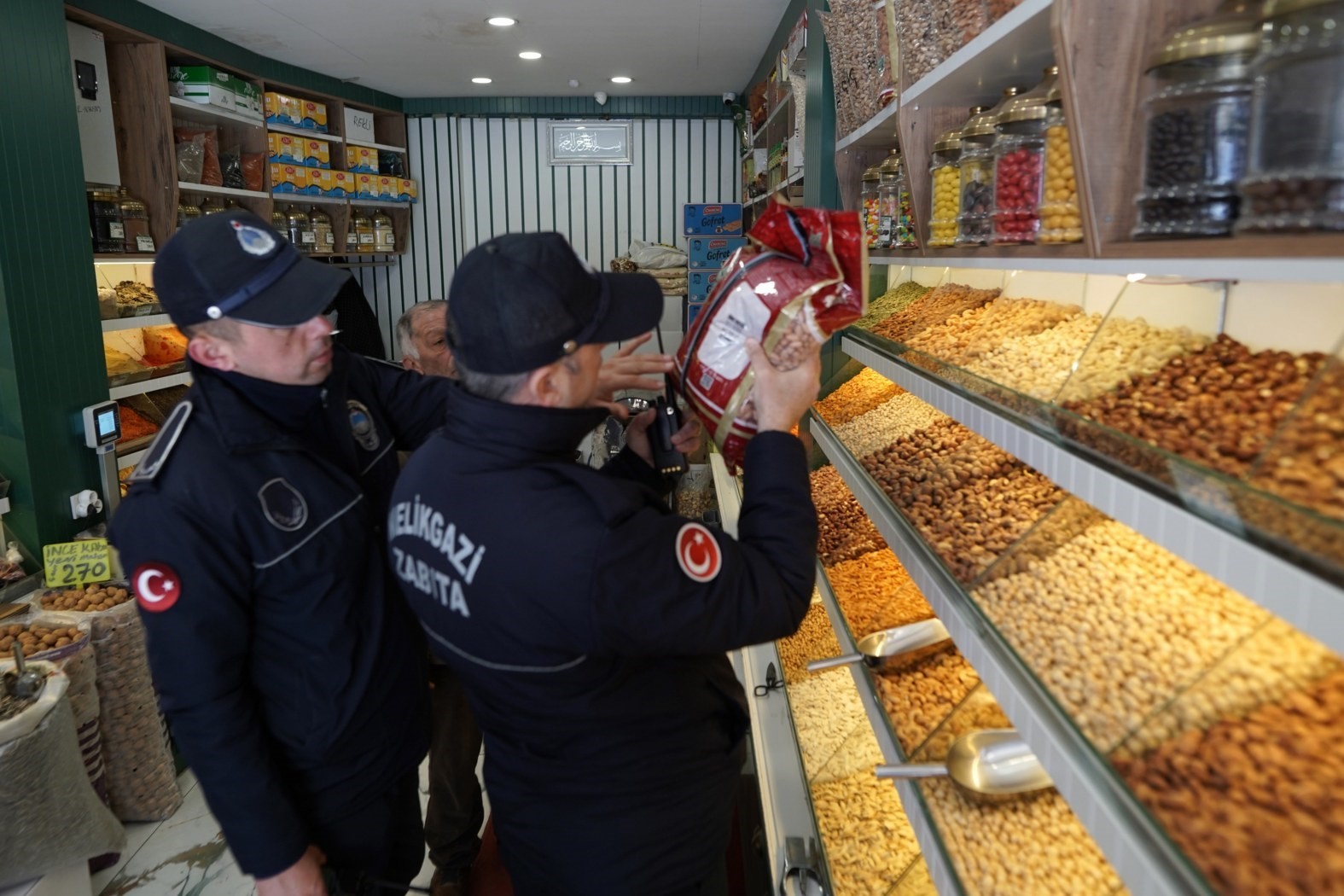 Bayram öncesi Melikgazi Zabıtası’ndan sıkı denetim
