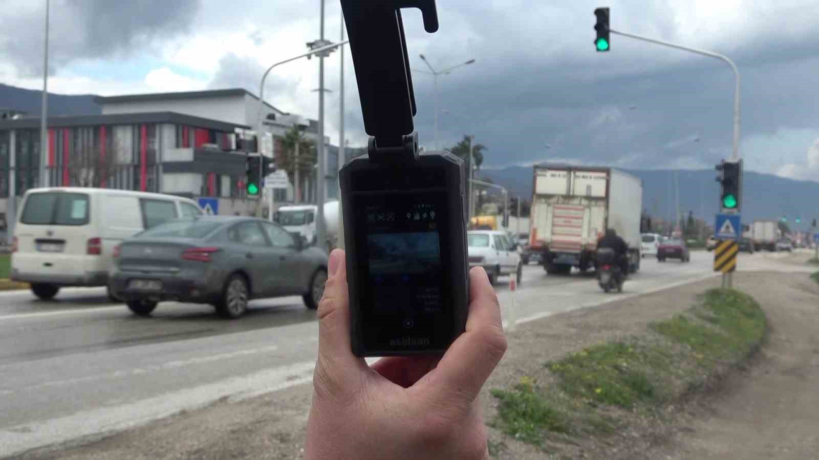 Bayram öncesi trafikte kırmızı ışık denetimi: Kural ihlali yapanlar kamerayla tespit edilip, telefonla arandı
