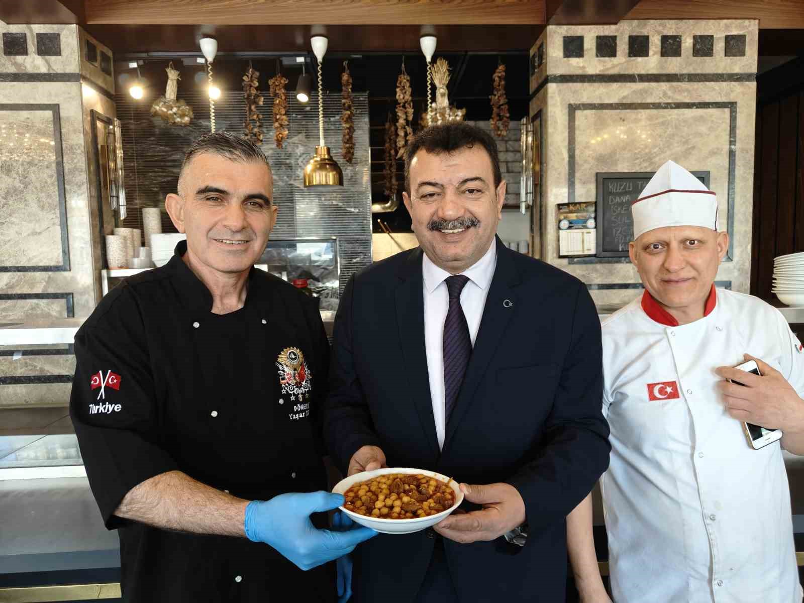 Bayram sofrasının geleneksel lezzeti: Etli nohut yahnisi
