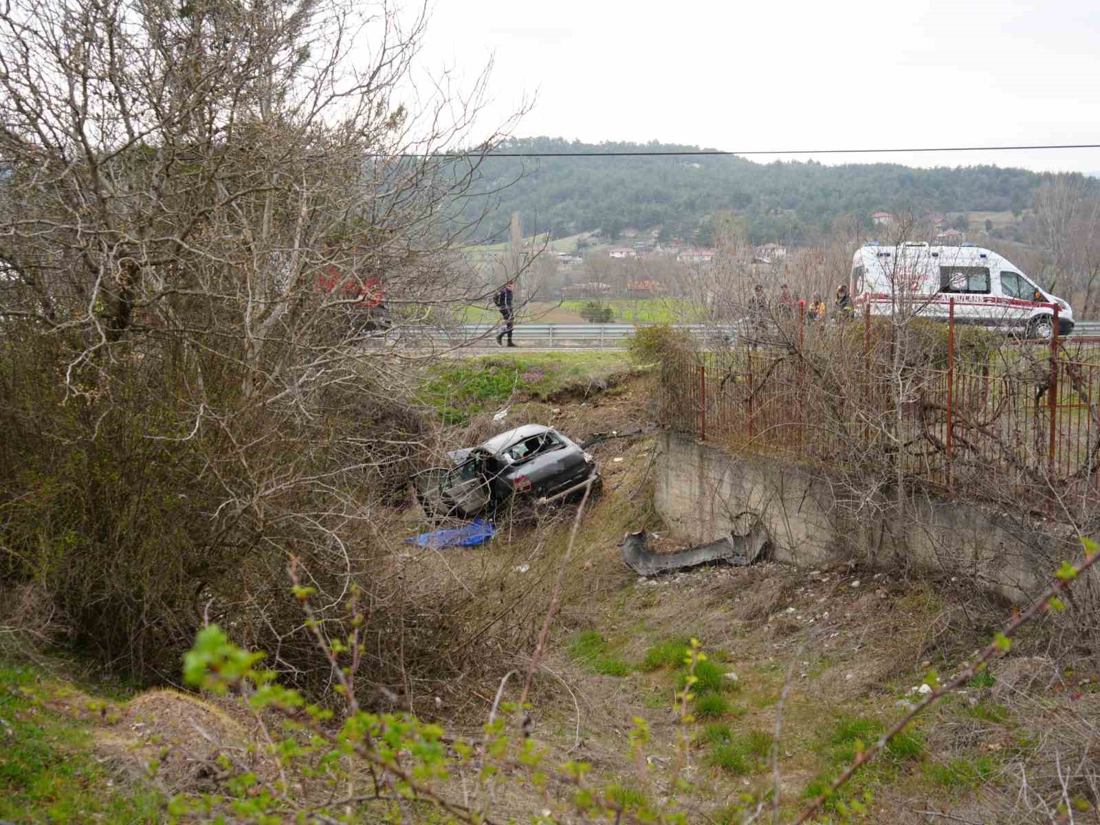 Bayram tatili yolunda feci kaza: 1 ölü, 4 yaralı
