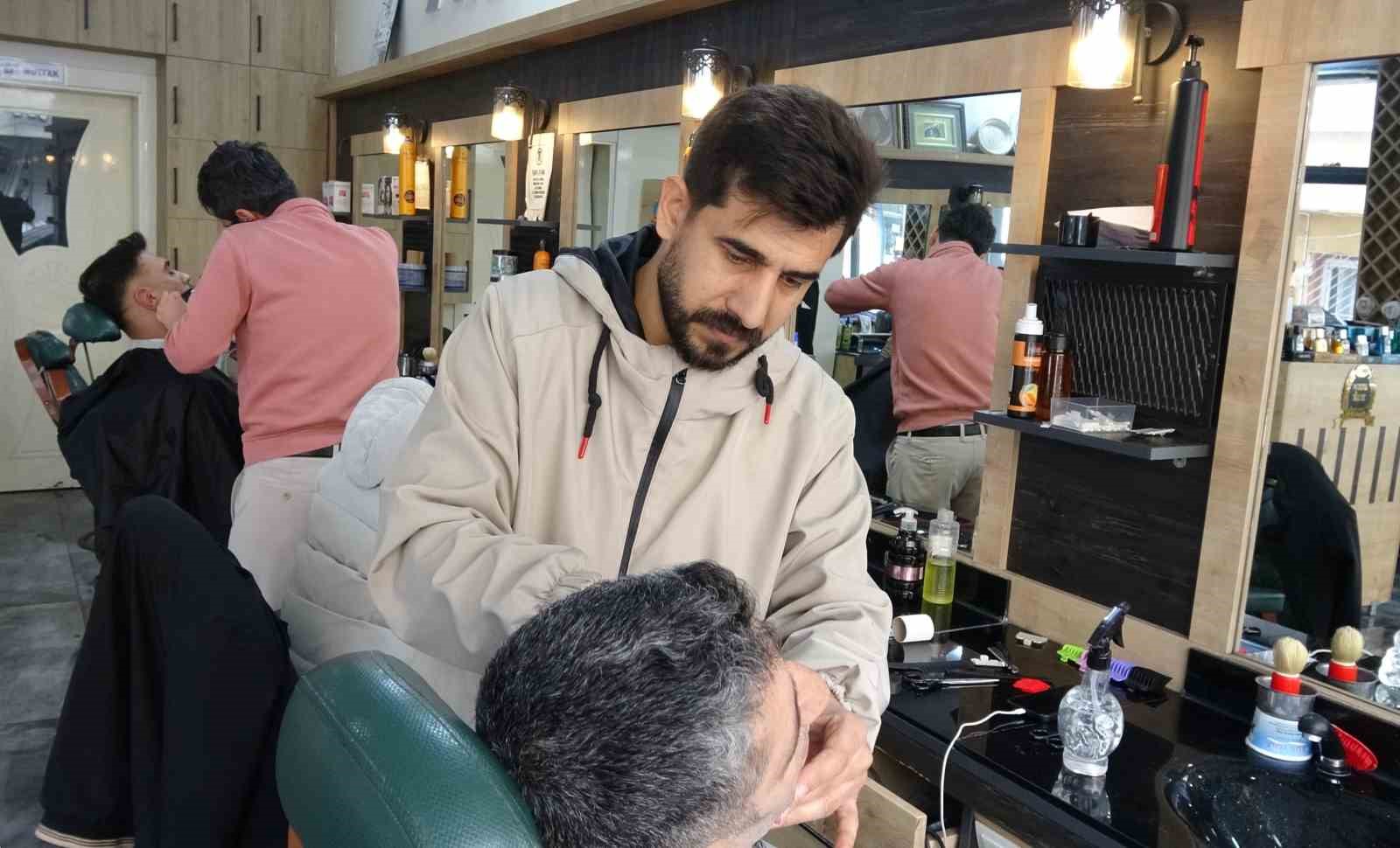 Bayram tıraşı mesaisi başladı
