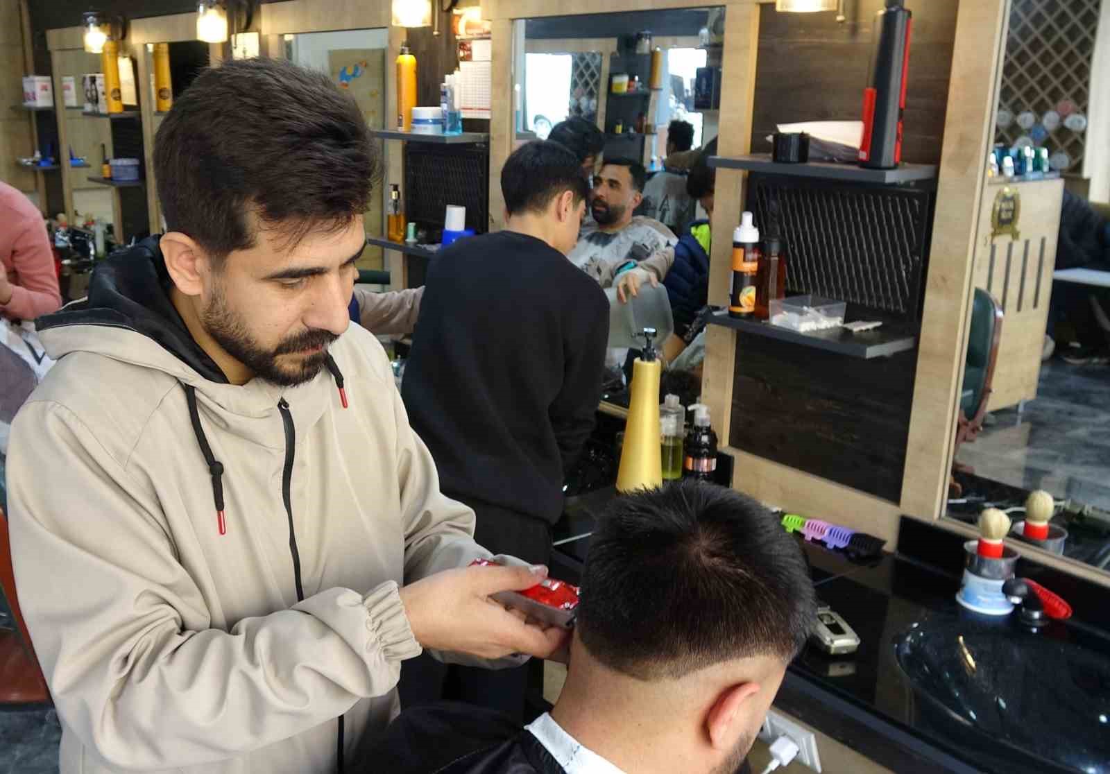 Bayram tıraşı mesaisi başladı
