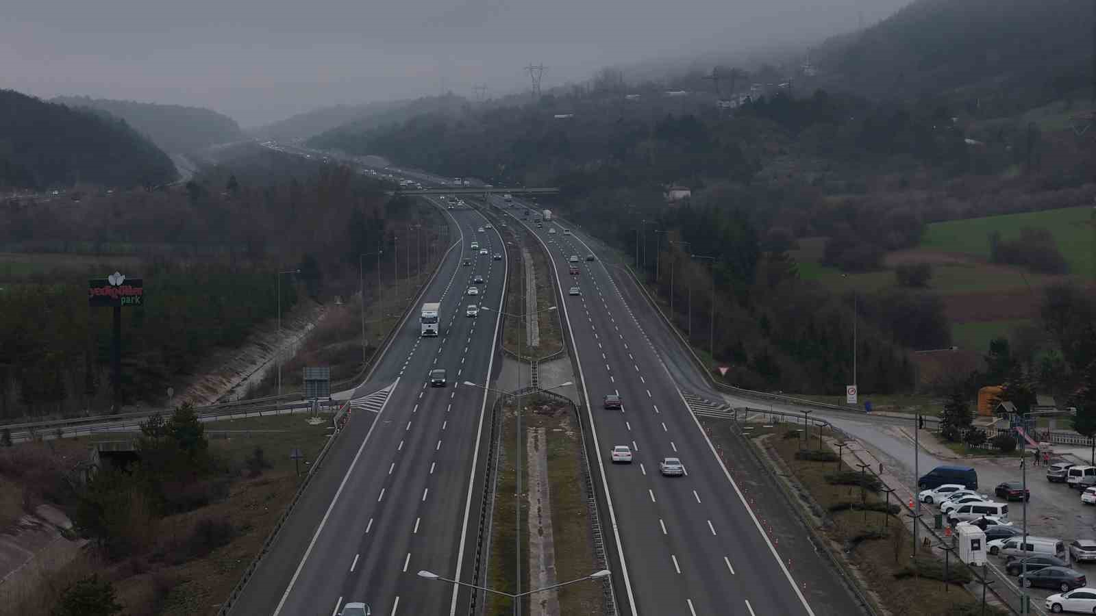Bayram trafiği Bolu geçişinde artmaya başladı
