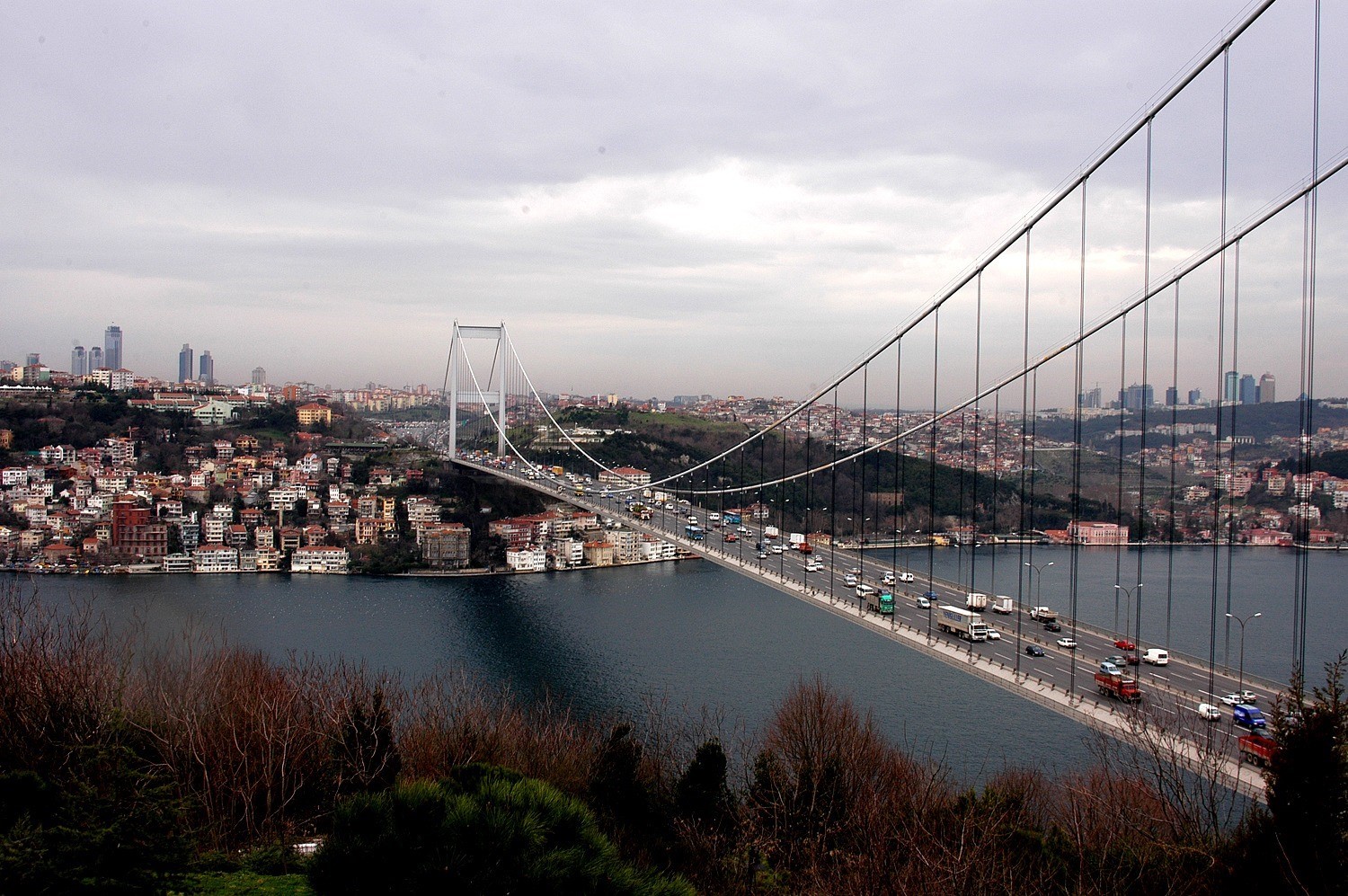 Bayramda otoyol ve köprülerden 12,3 milyon araç geçti
Bayramda otoyol ve köprülerden 12,3 milyon araç geçti