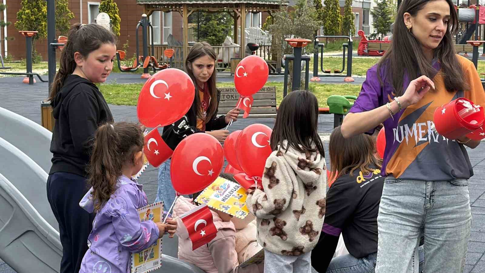 Bayramı hastanede geçiren çocuklara anlamlı ziyaret
