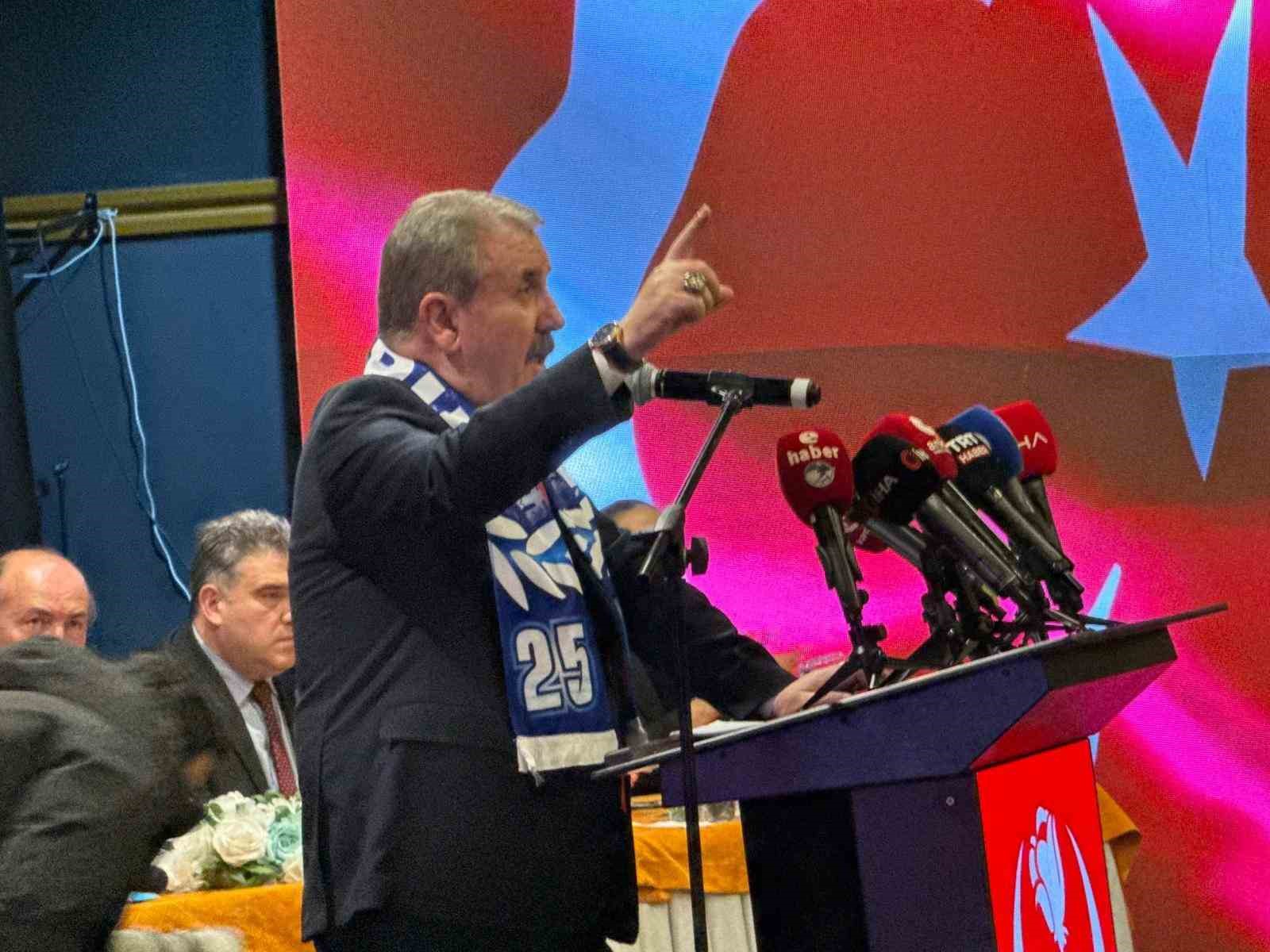 BBP Genel Başkanı Destici, Erzurum kongresinde konuştu:
