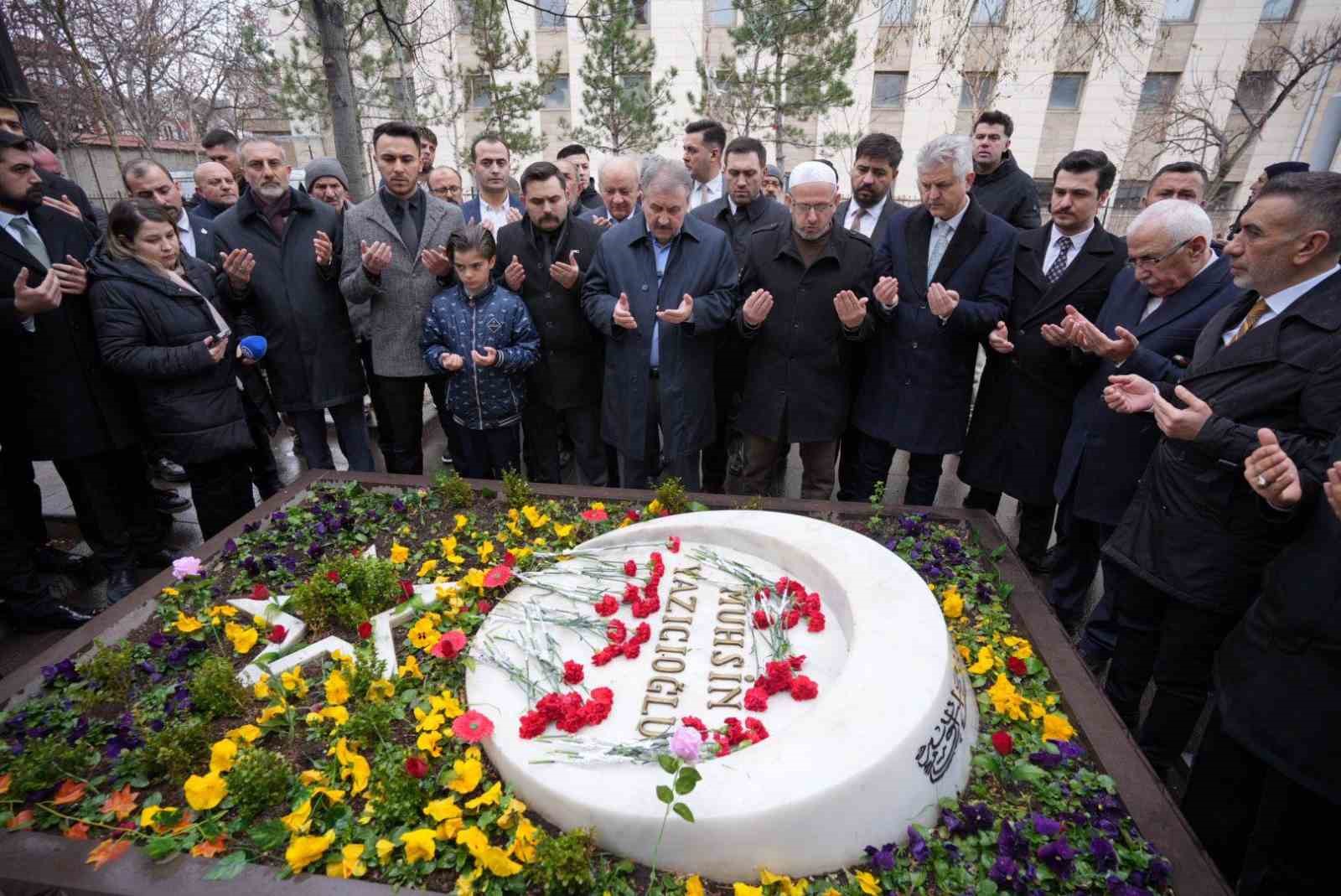 BBP Genel Başkanı Destici, Muhsin Yazıcıoğlu’nun kabrini ziyaret etti
