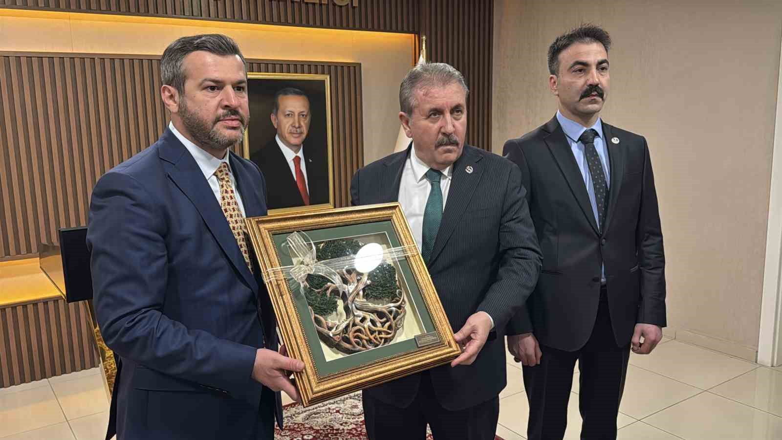 BBP Genel Başkanı Destici: "Trump ve Netenyahu gibi liderler dünya tarihinden silinmelidir"
