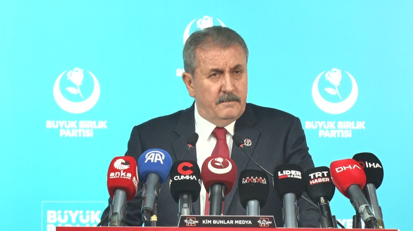 BBP Genel Başkanı Destici: "Venezuela’daki operasyonun tek nedeni çökme sinyalleri veren ABD ekonomisine nefes aldırmak"
