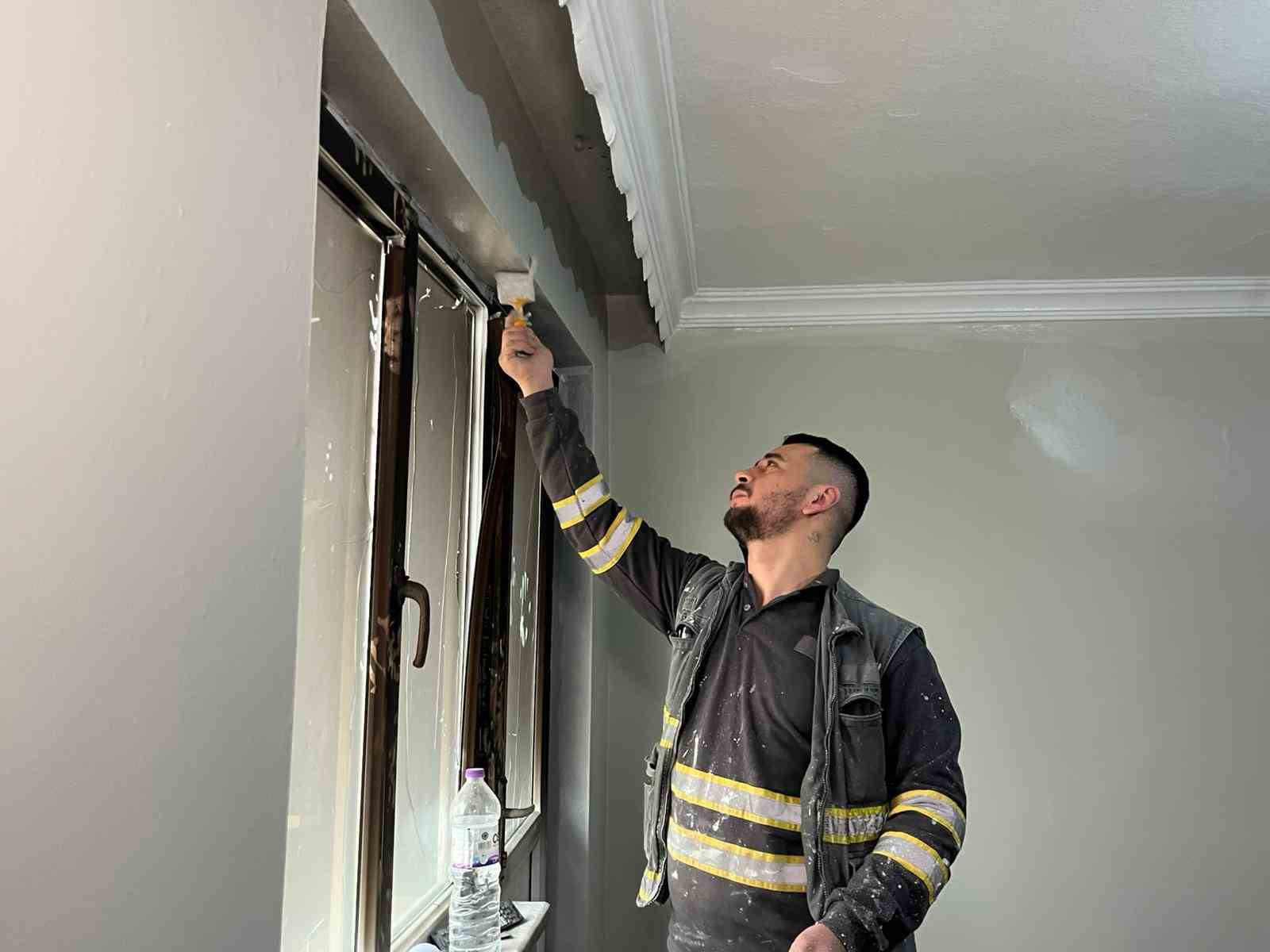 Bebeği üşümesin diye taşındığı evi yanmıştı: İHA’nın haberinden sonra yardımlar başladı
Bebeği üşümesin diye taşındığı evi yanmıştı: İHA’nın haberinden sonra yardımlar başladı