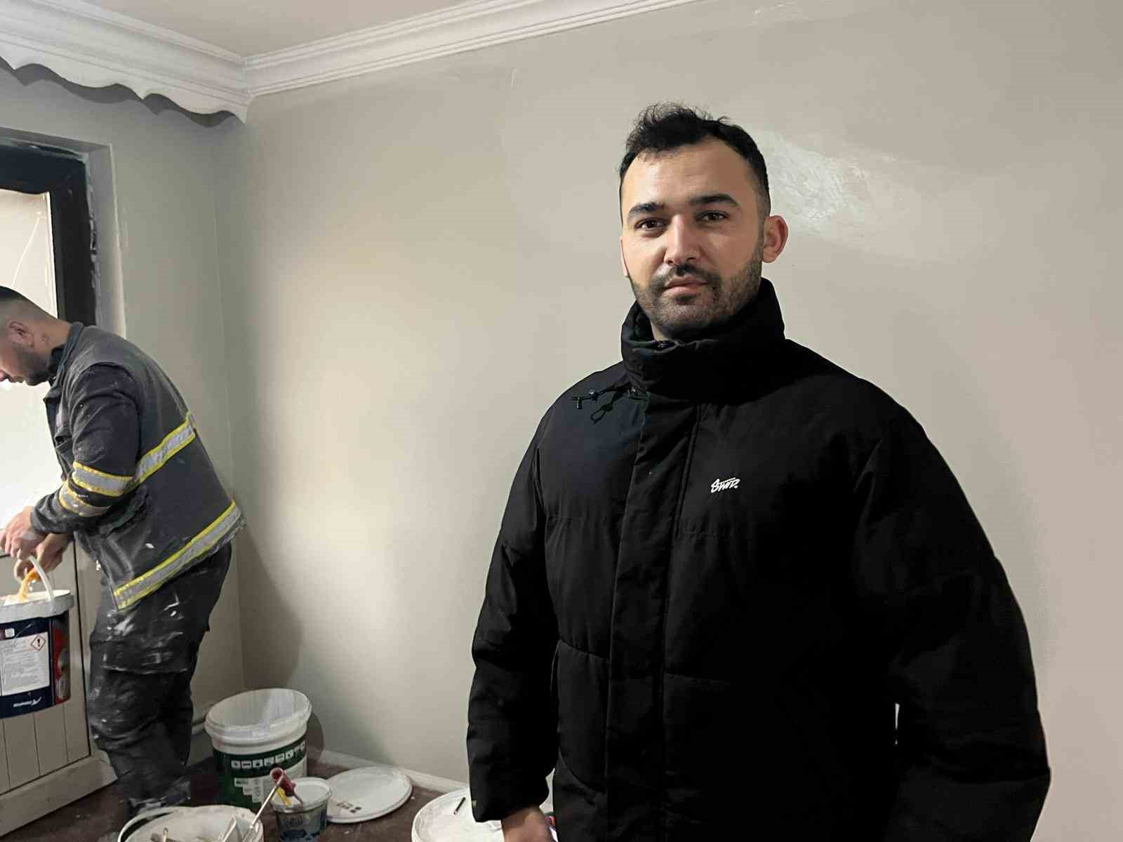 Bebeği üşümesin diye taşındığı evi yanmıştı: İHA’nın haberinden sonra yardımlar başladı
Bebeği üşümesin diye taşındığı evi yanmıştı: İHA’nın haberinden sonra yardımlar başladı