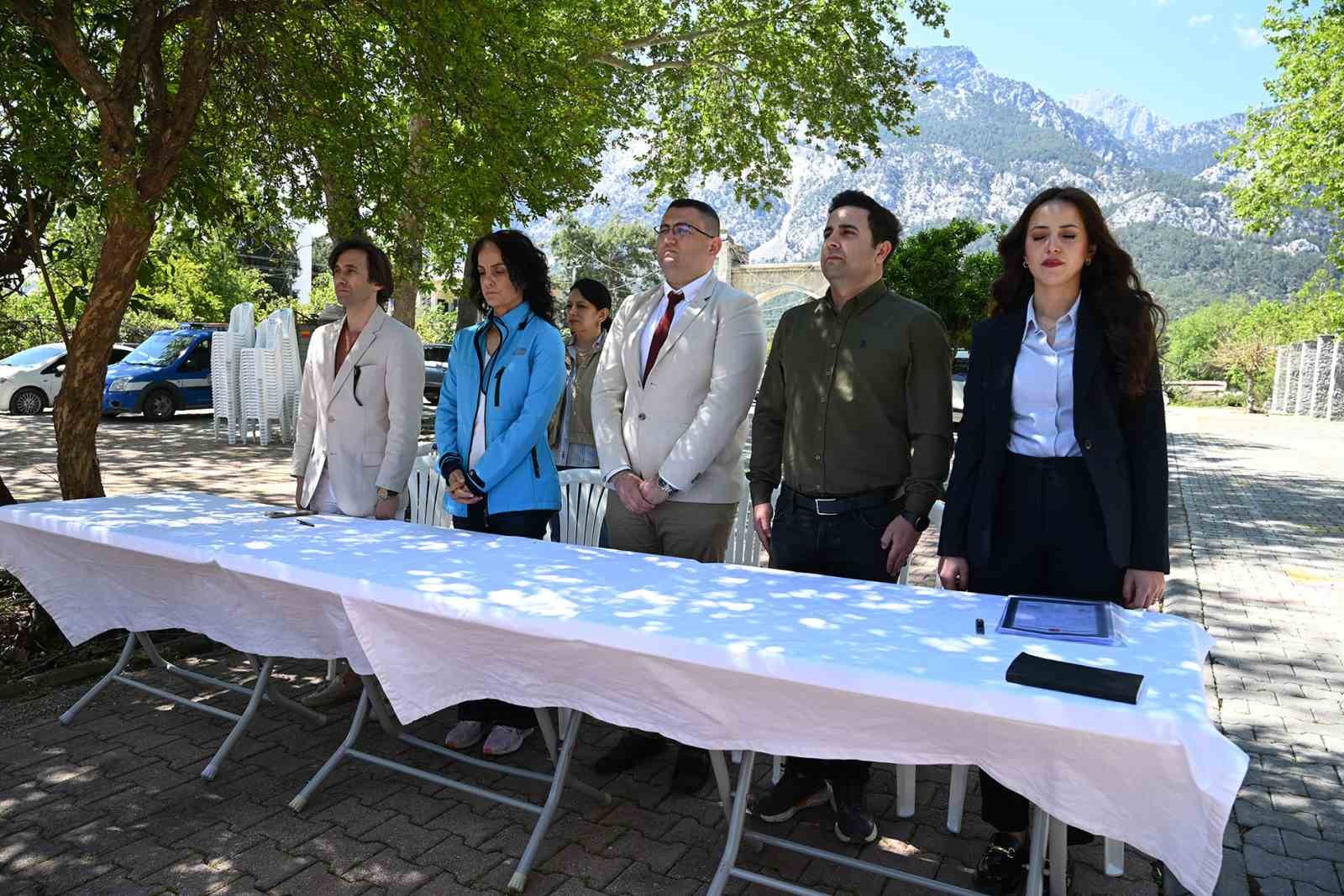 Beldibi’nde yarım asırlık tapu hasreti sona erdi
Beldibi’nde yarım asırlık tapu hasreti sona erdi