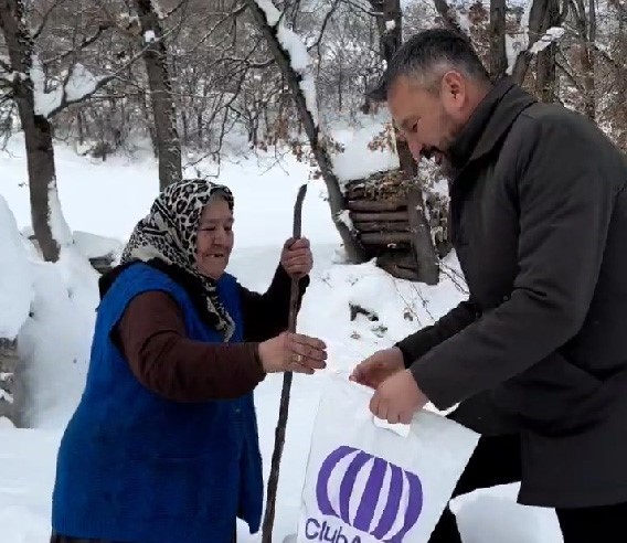 Belediye başkanı kaybolan emanetin parasını cebinden ödedi
Belediye başkanı kaybolan emanetin parasını cebinden ödedi