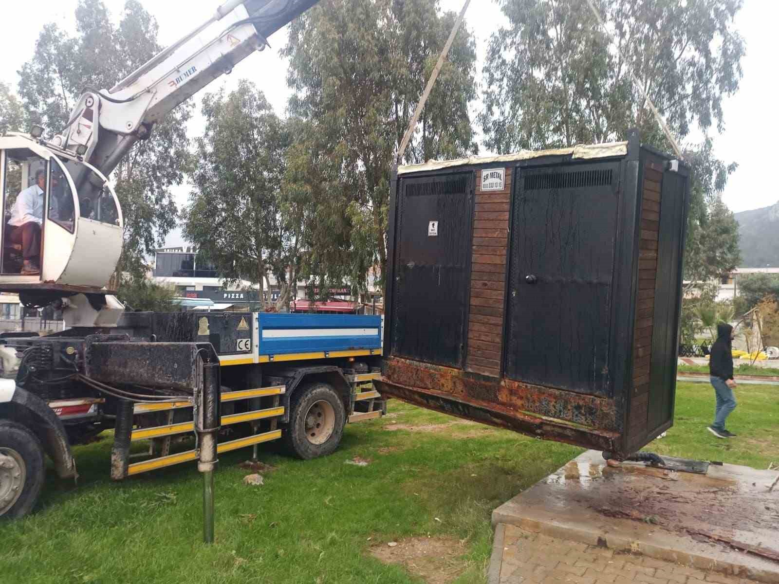 Belediye ekiplerinin Akbük’te çalışmaları sürüyor
