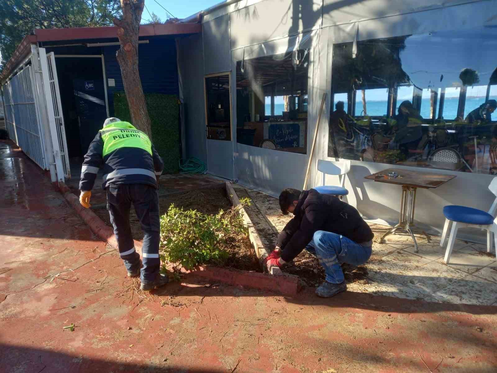 Belediye ekiplerinin Akbük’te çalışmaları sürüyor
