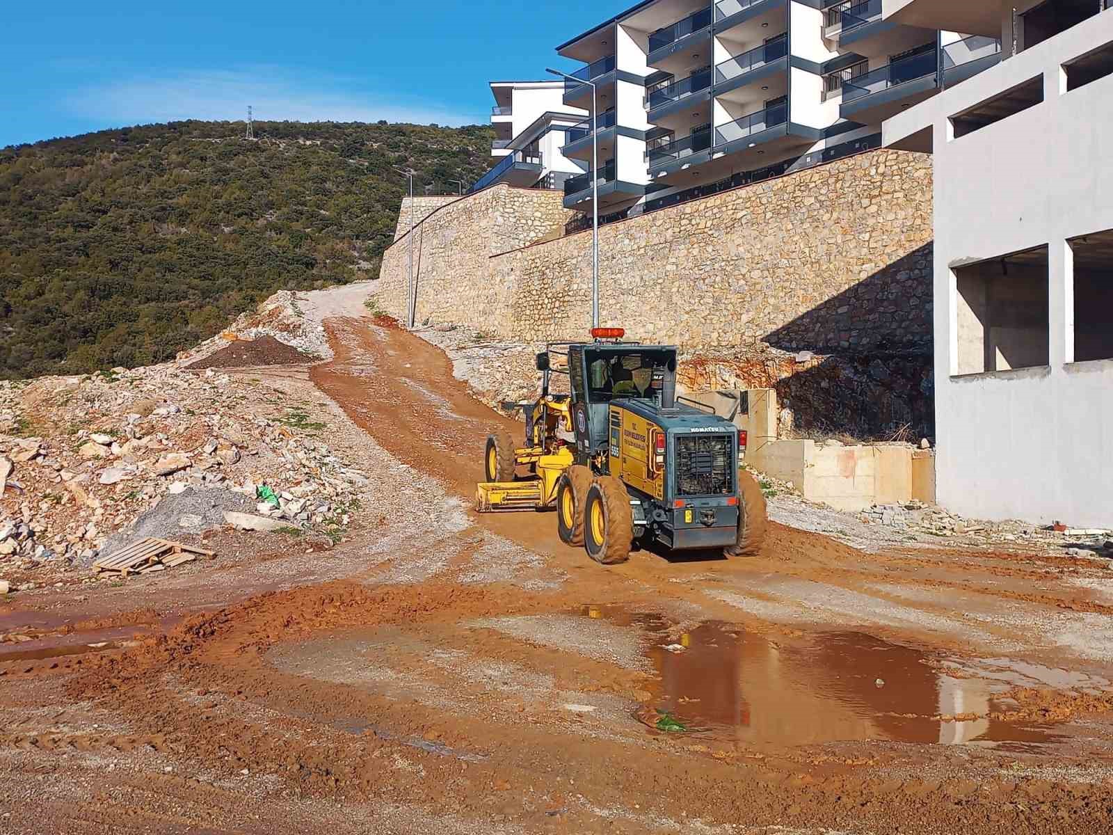 Belediye ekiplerinin Akbük’te çalışmaları sürüyor
