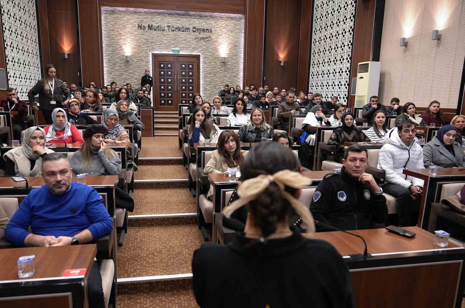 Belediye personeline ‘Narko Rehber’ eğitimi
