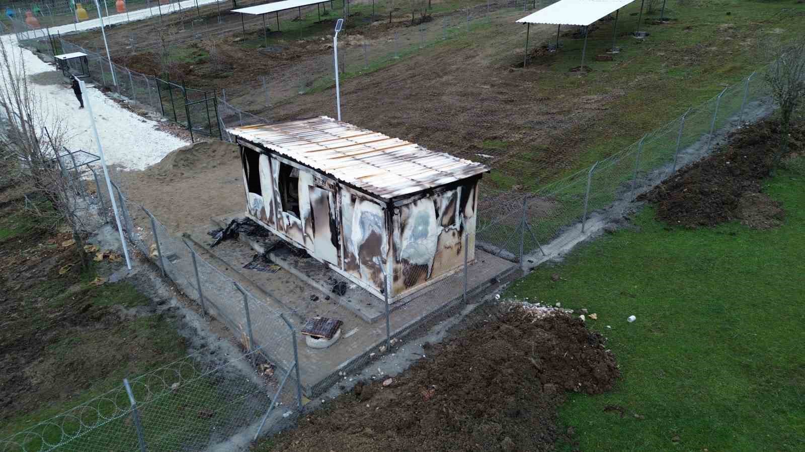 Belediye tesisine sahip çıkamadı...
