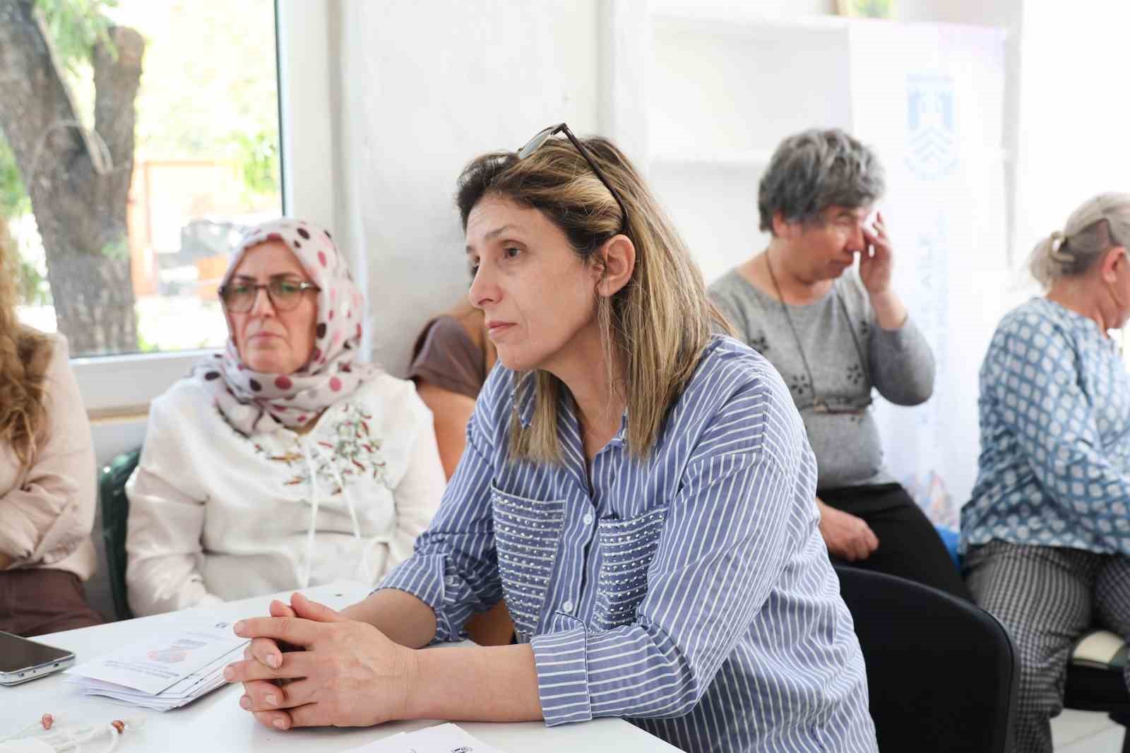 Belediyeden Bitez’de ‘Bağımlılıkta Aile Yapısı ve Roller’ semineri
